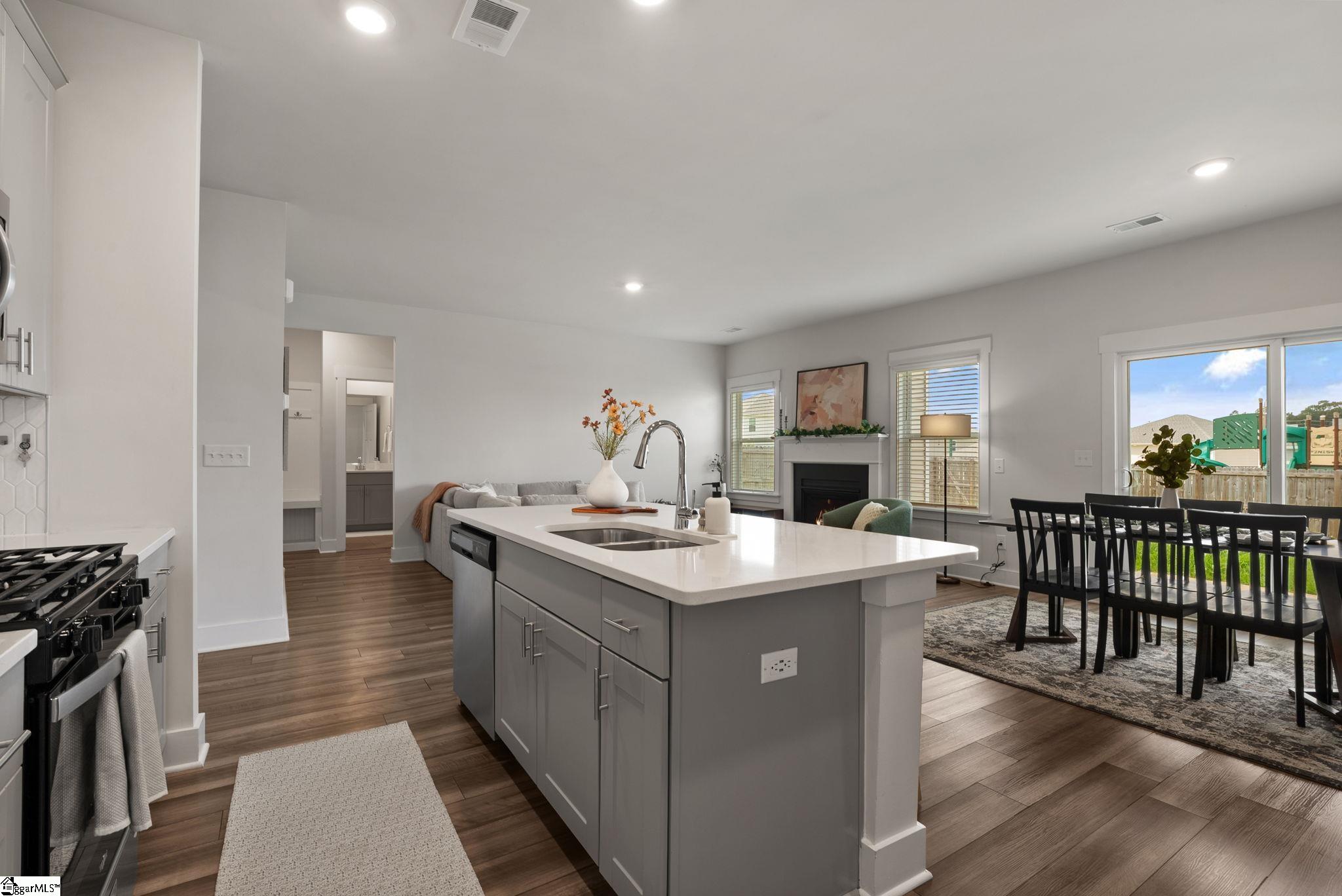 304 Garrison Grove Drive Property Photo 15