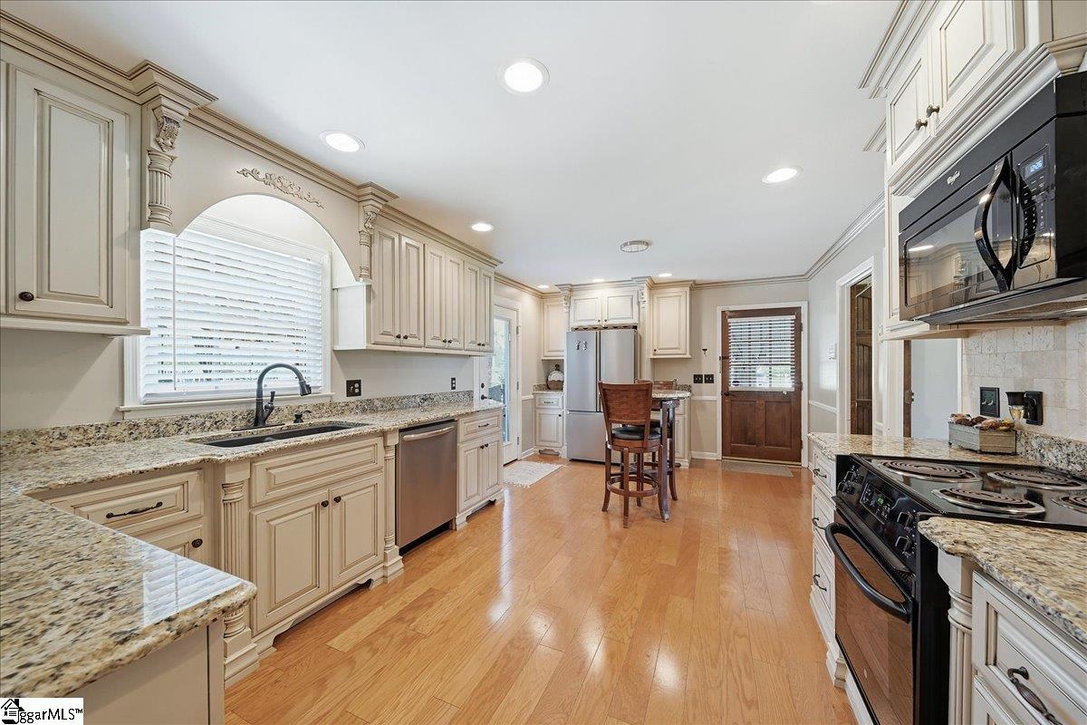 418 River Road Property Photo 6