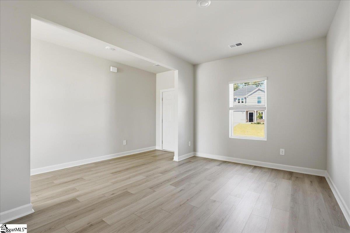 1565 Erindale Drive Property Photo 6