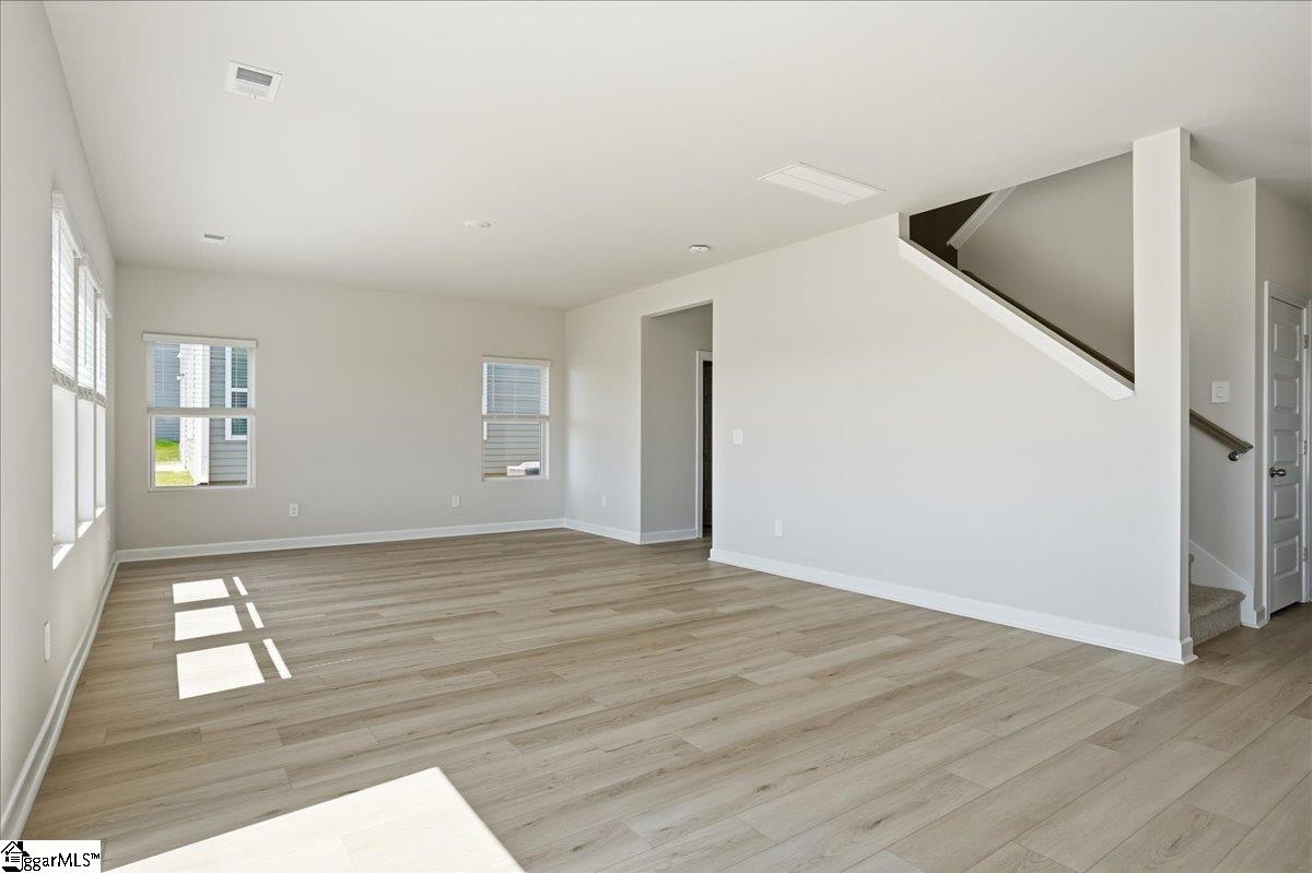 1565 Erindale Drive Property Photo 8