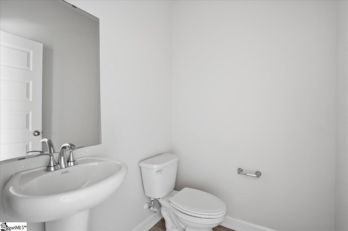 1565 Erindale Drive Property Photo 10
