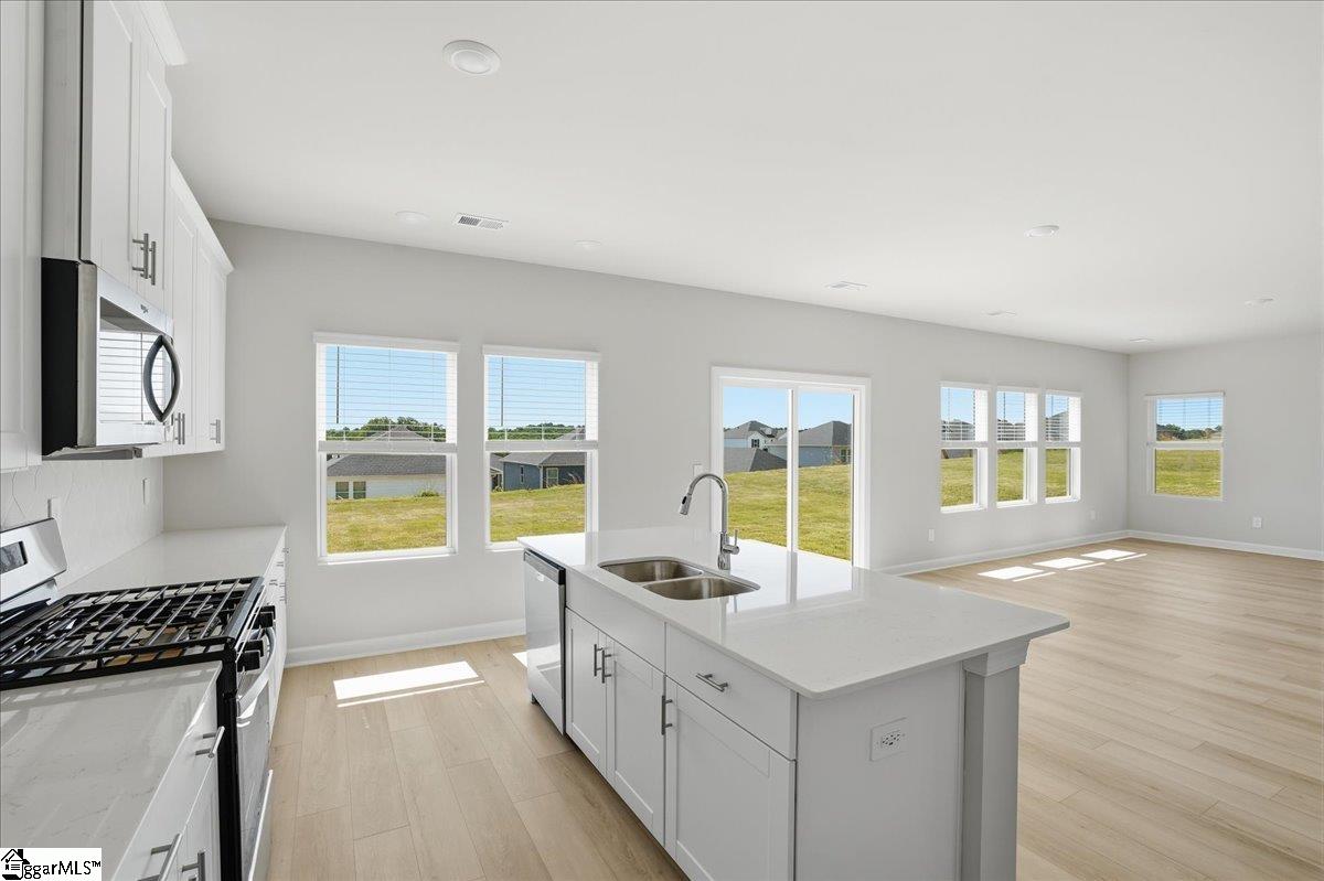 1565 Erindale Drive Property Photo 15