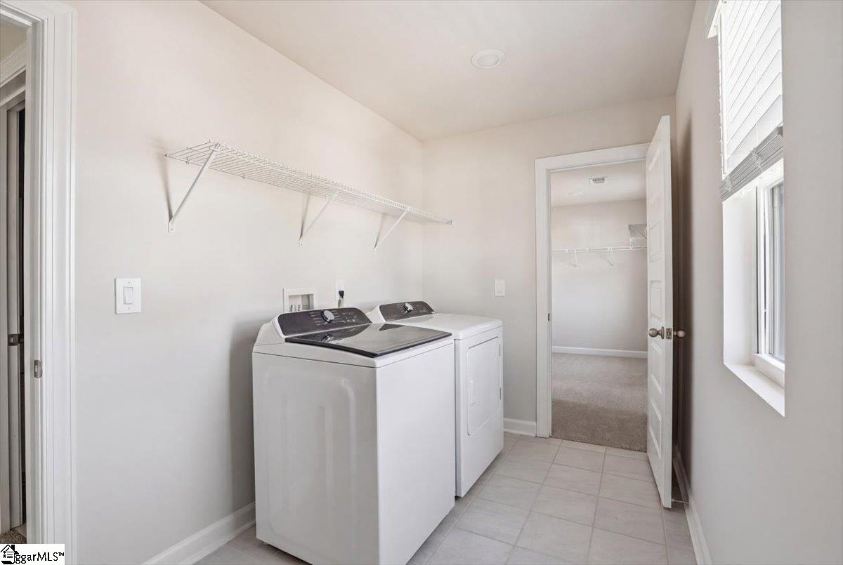 1565 Erindale Drive Property Photo 16