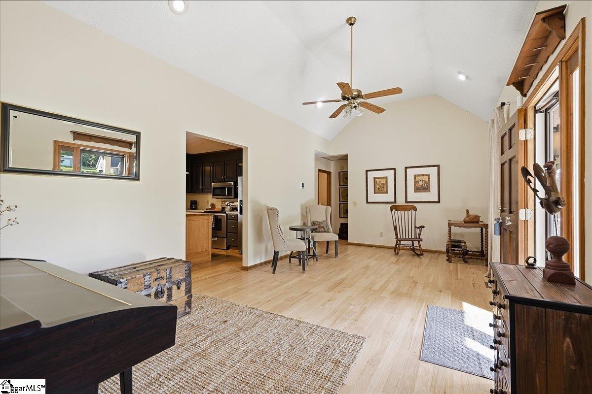 109 Holder Street Property Photo 4