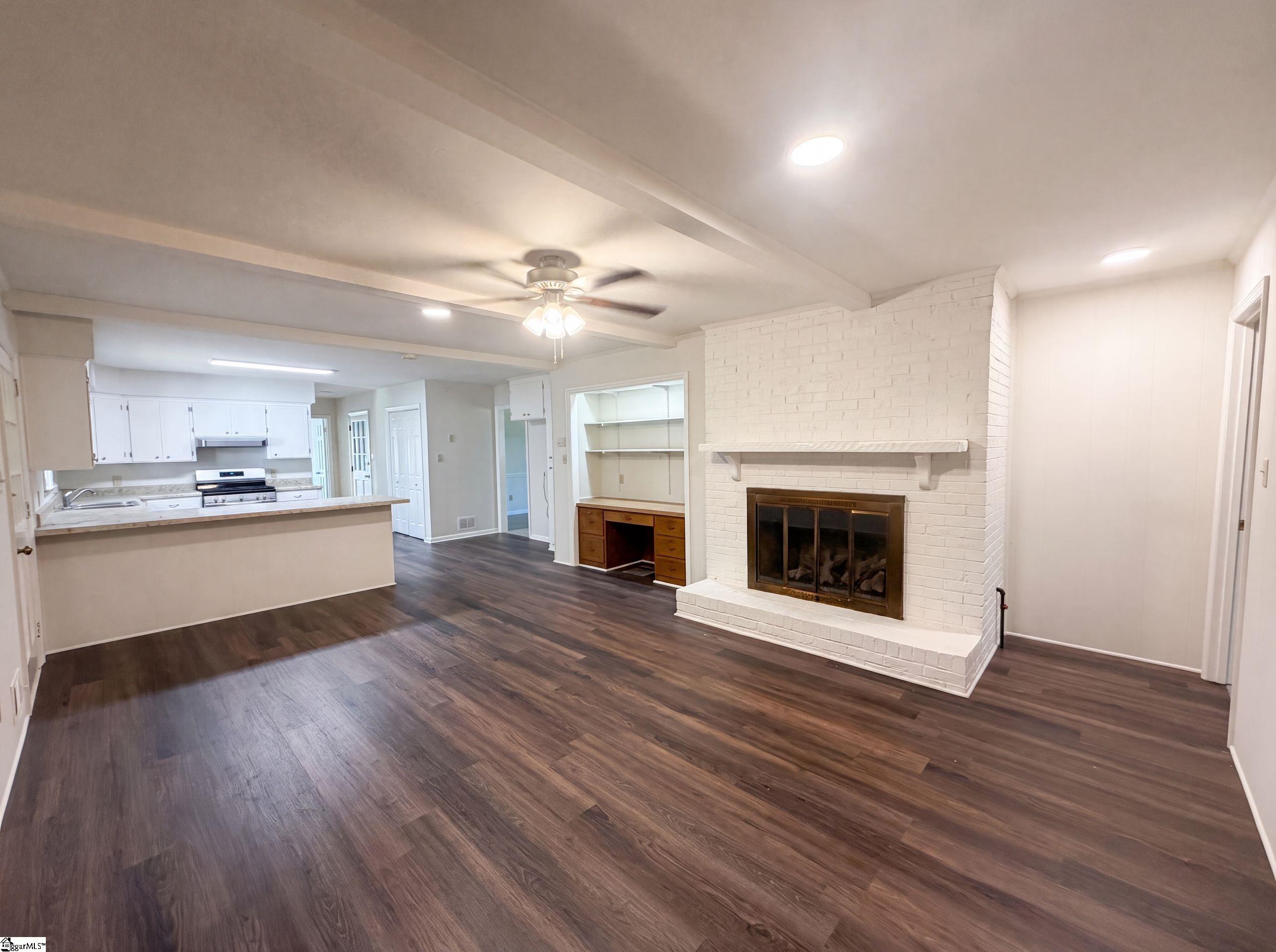 604 Meadowbrook Drive Property Photo 3
