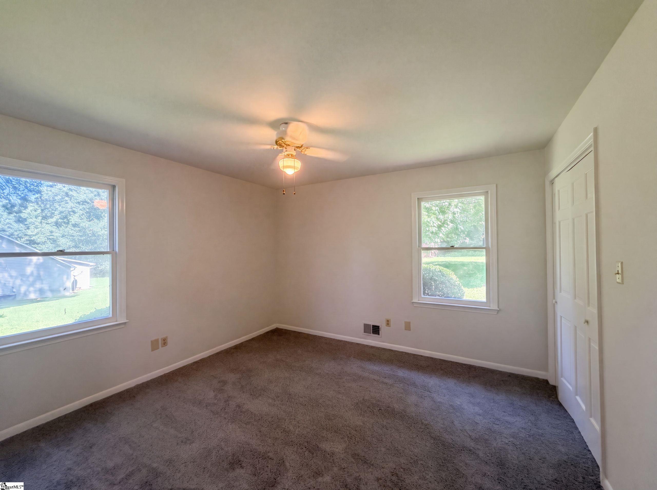 604 Meadowbrook Drive Property Photo 18
