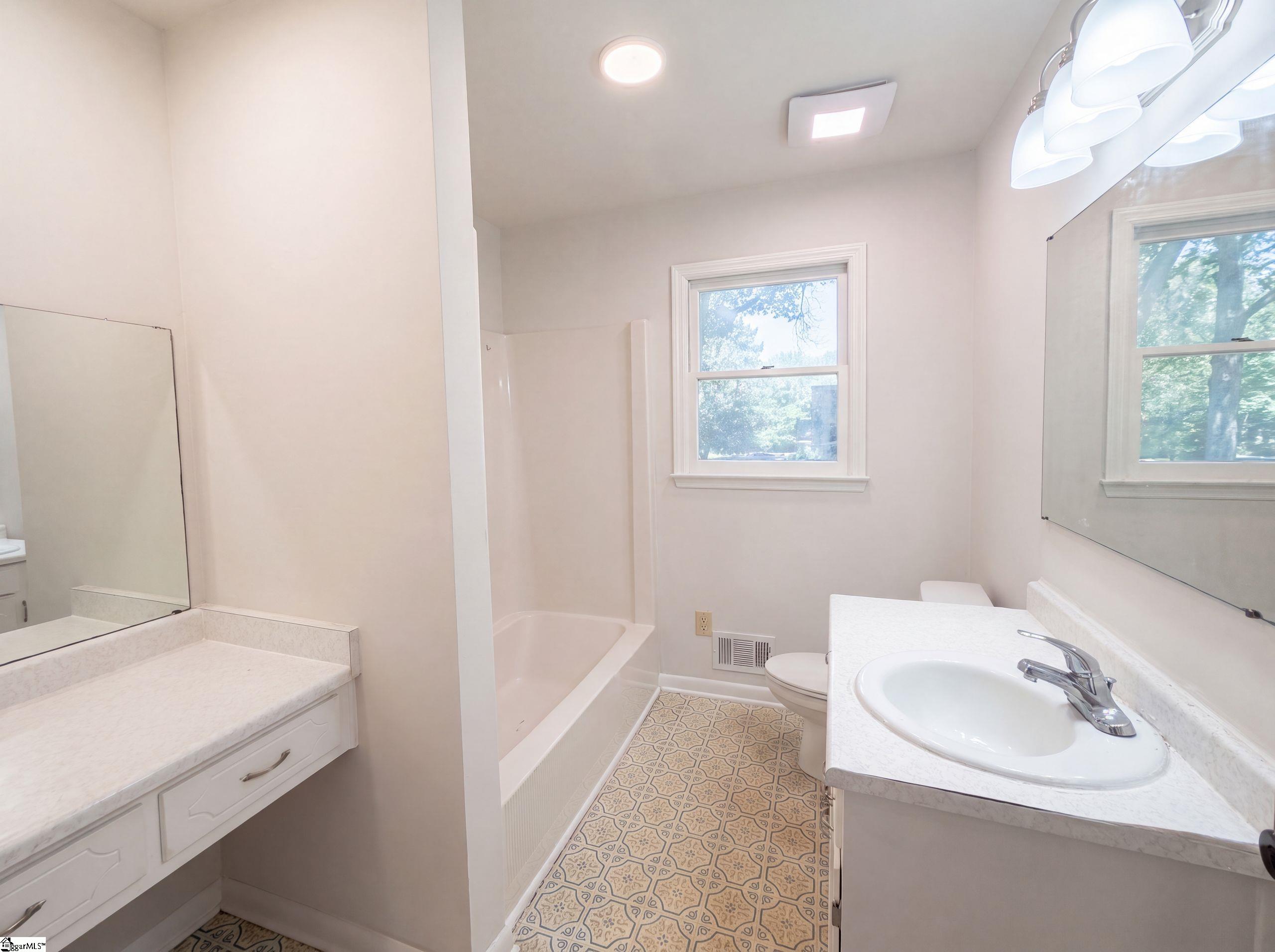 604 Meadowbrook Drive Property Photo 22