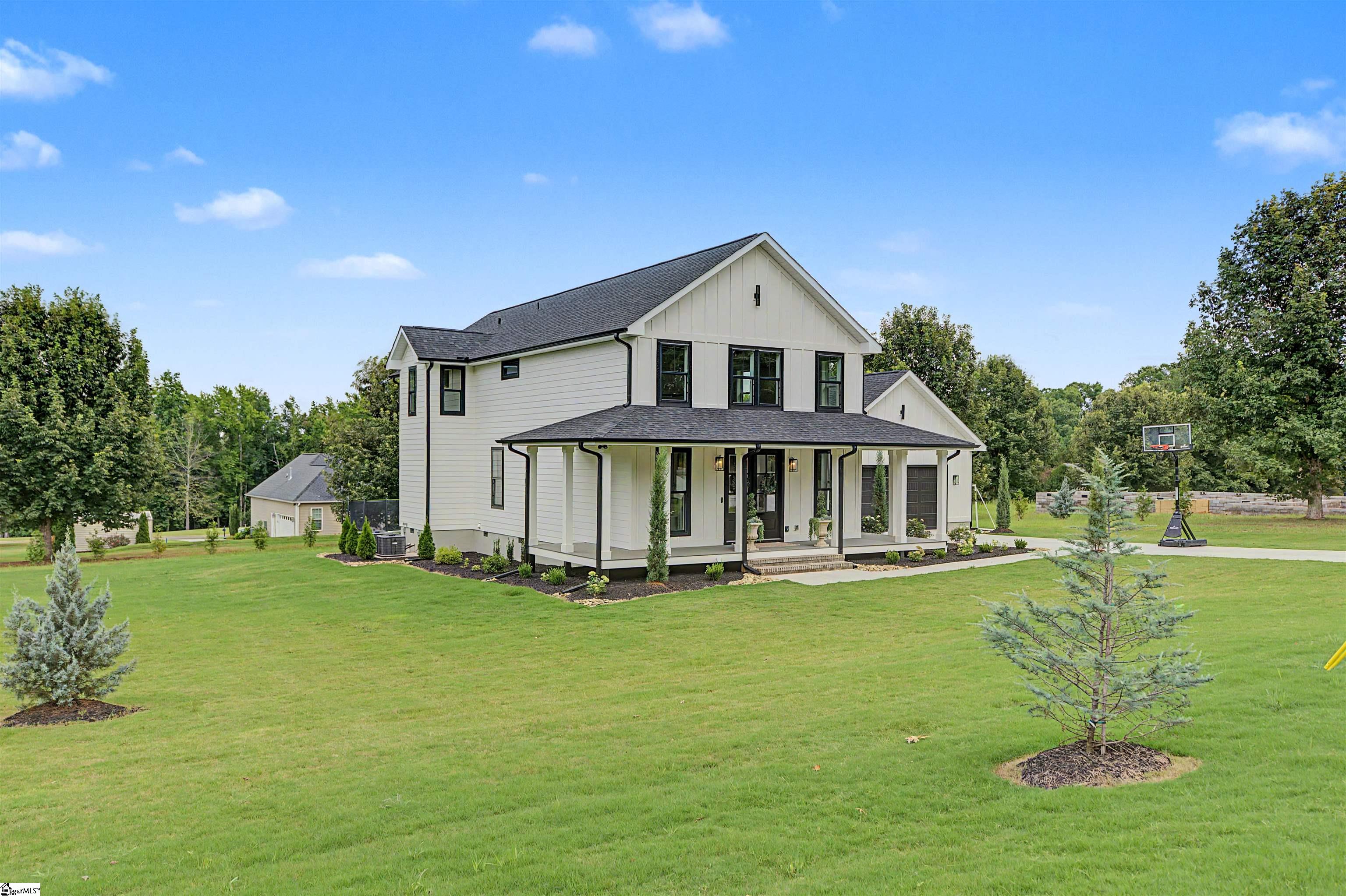 1598251 Property Photo 3