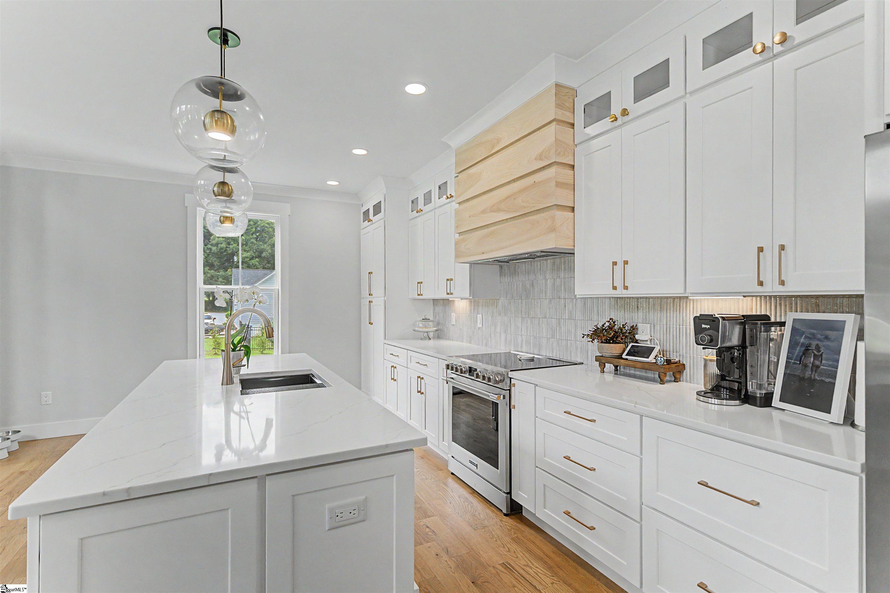 1598251 Property Photo 8