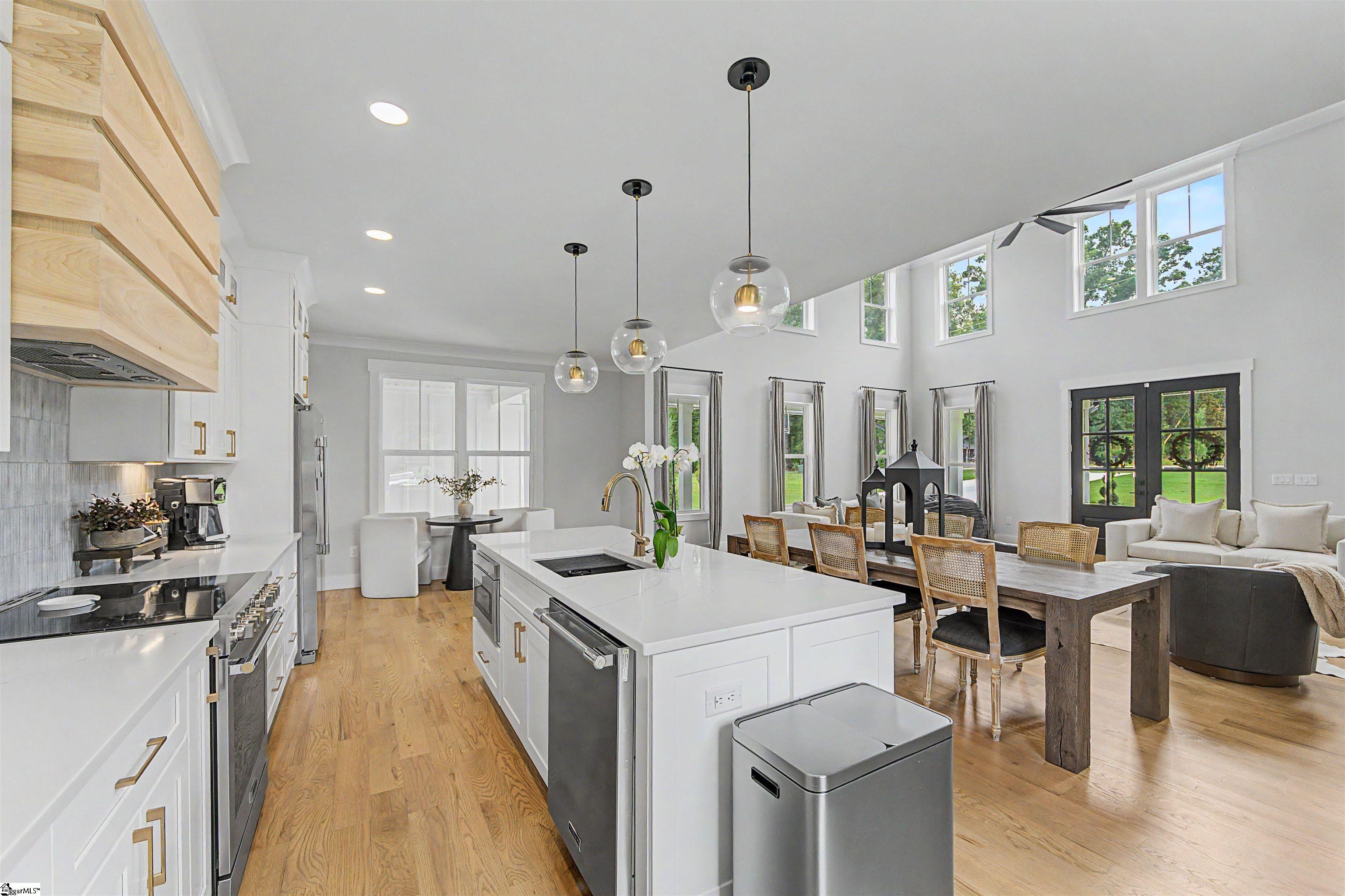 1598251 Property Photo 9