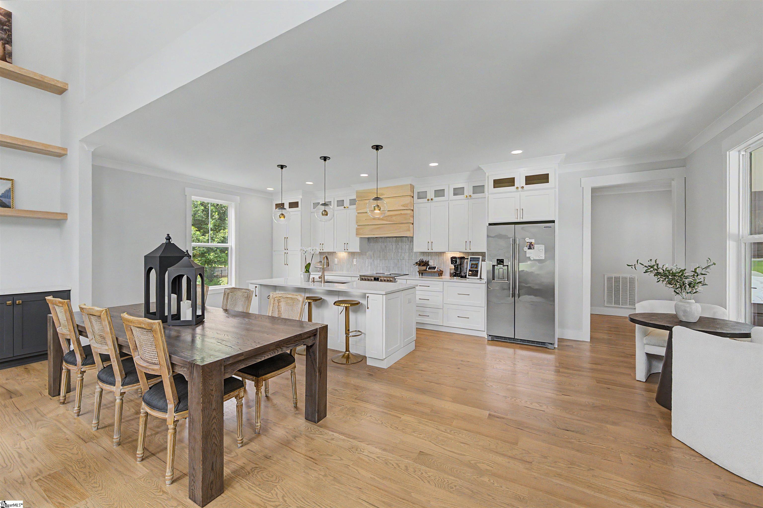 1598251 Property Photo 10