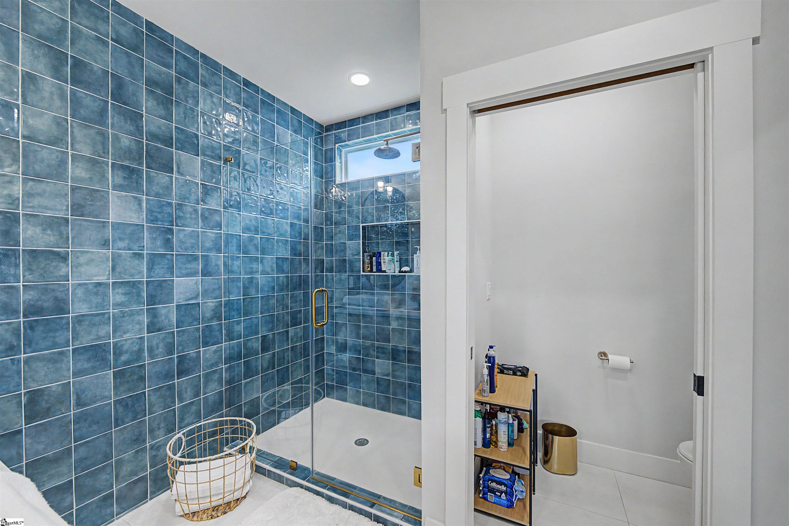 1598251 Property Photo 17