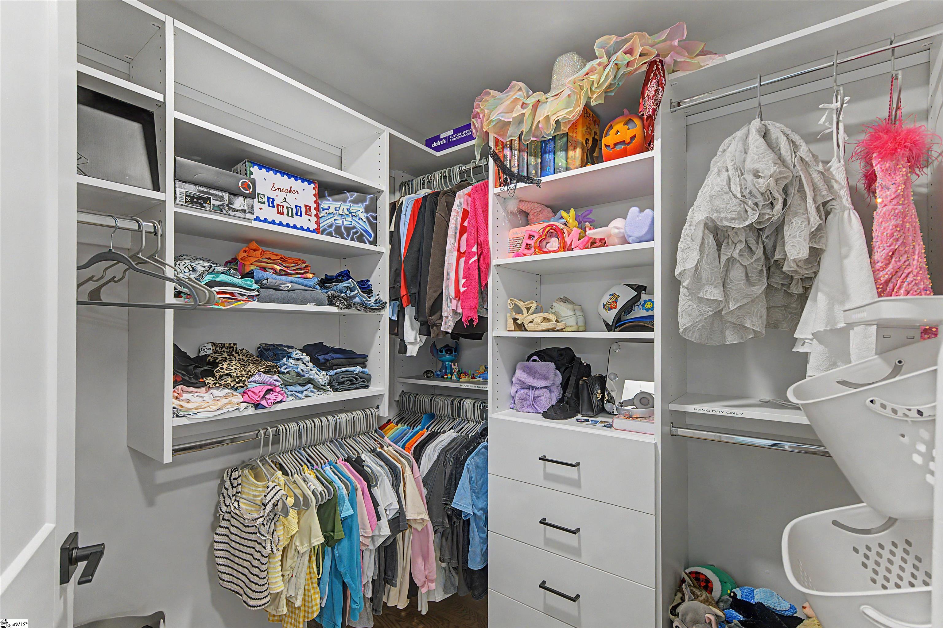1598251 Property Photo 25