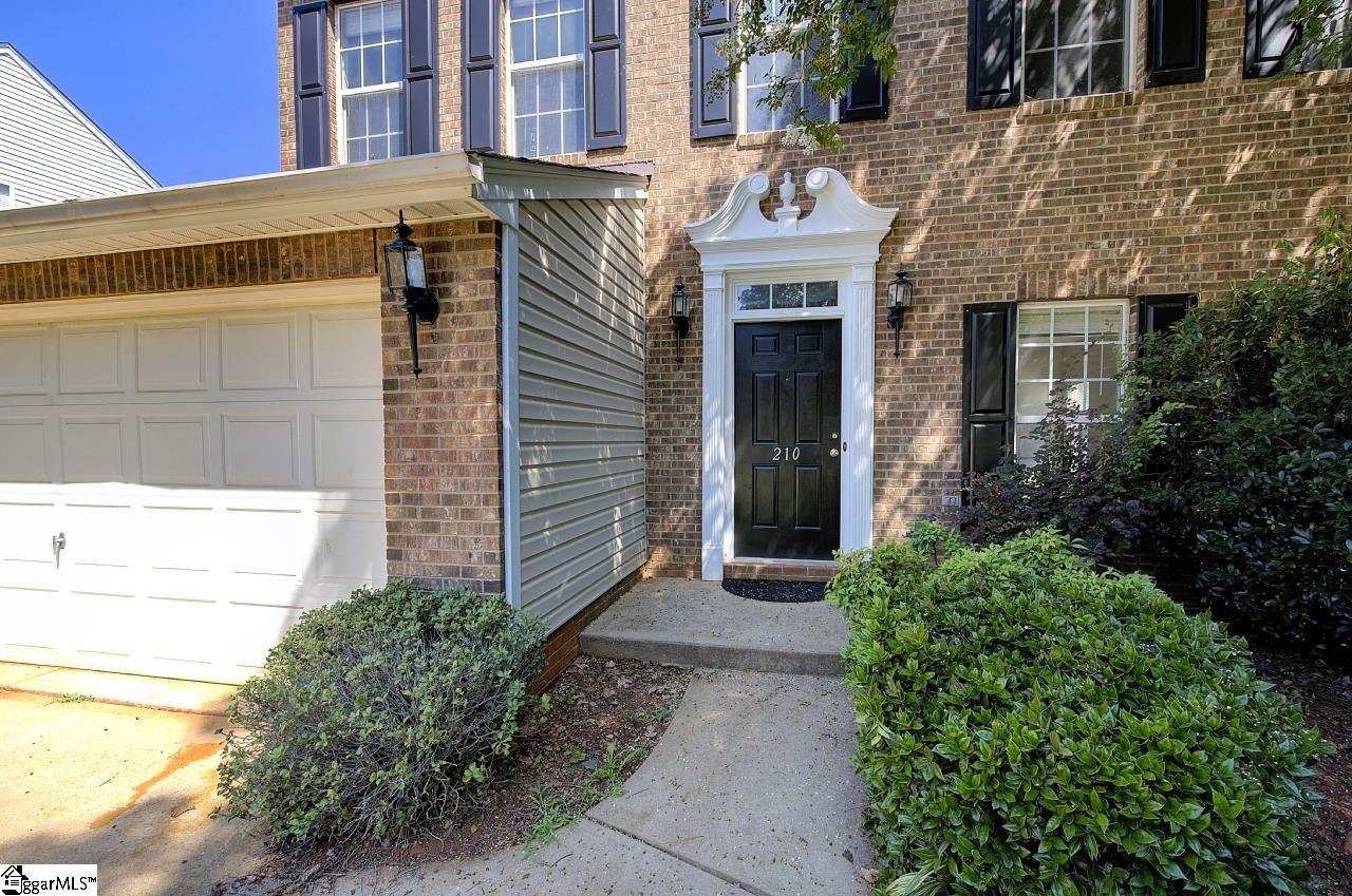 210 Highgate Circle Property Photo 4
