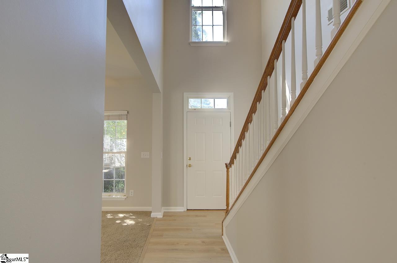 210 Highgate Circle Property Photo 5