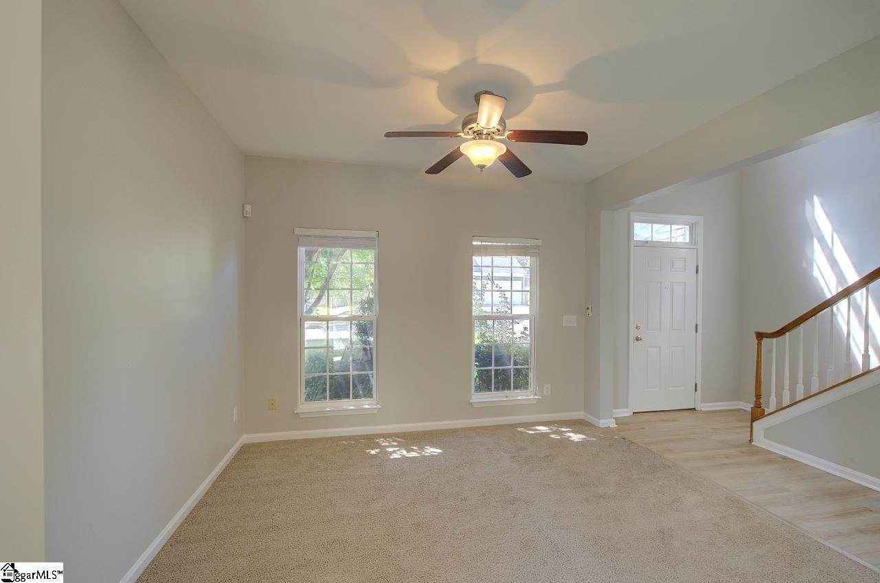 210 Highgate Circle Property Photo 6