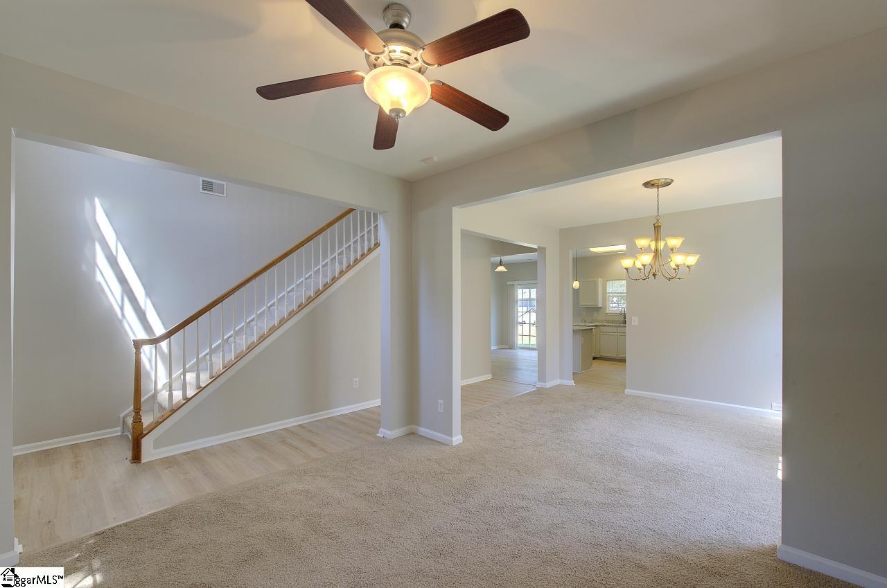 210 Highgate Circle Property Photo 8