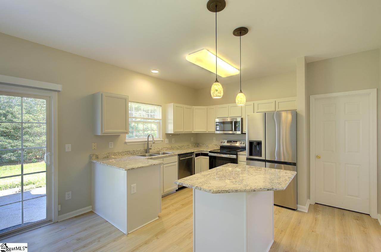 210 Highgate Circle Property Photo 14