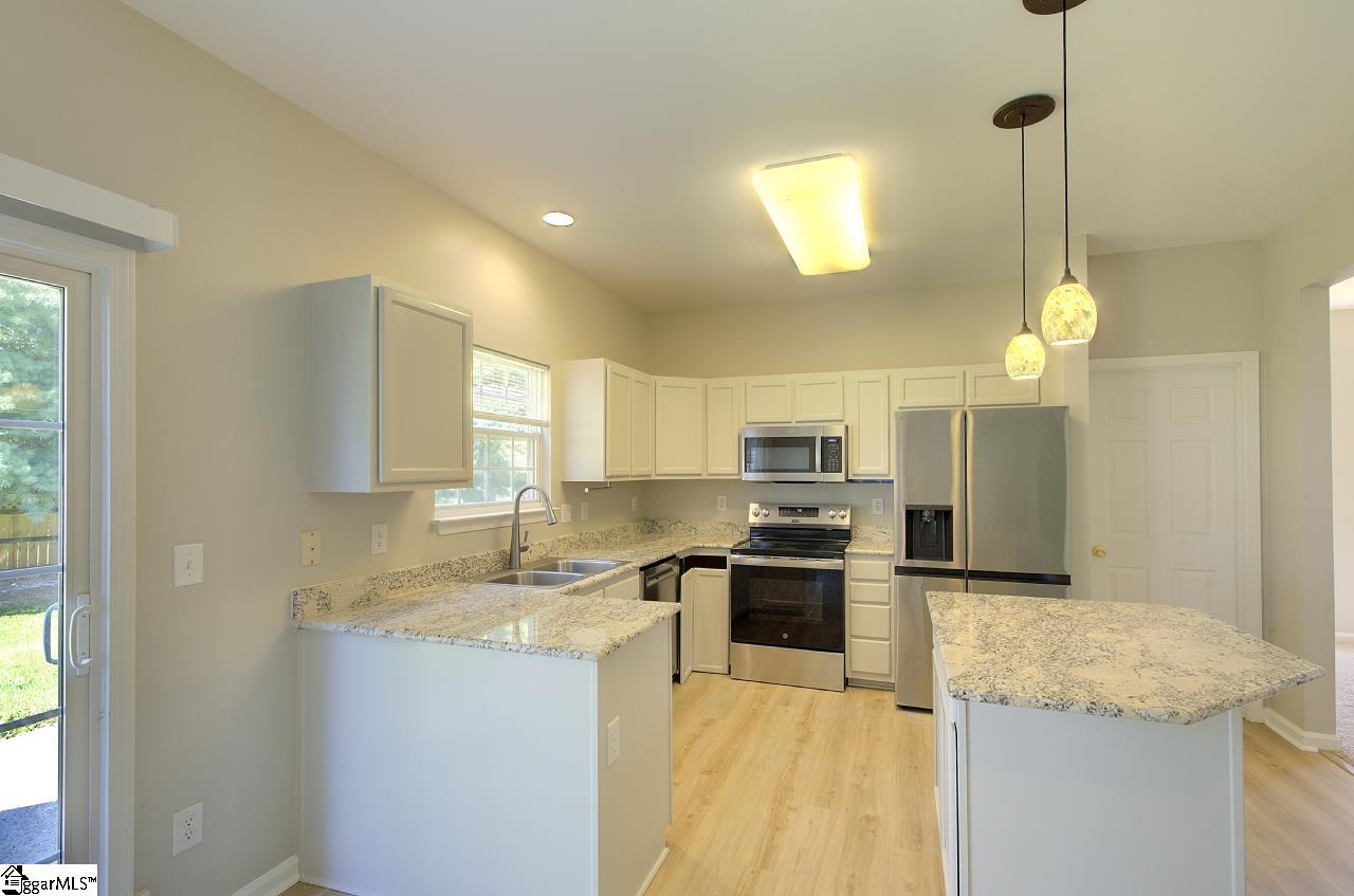 210 Highgate Circle Property Photo 15