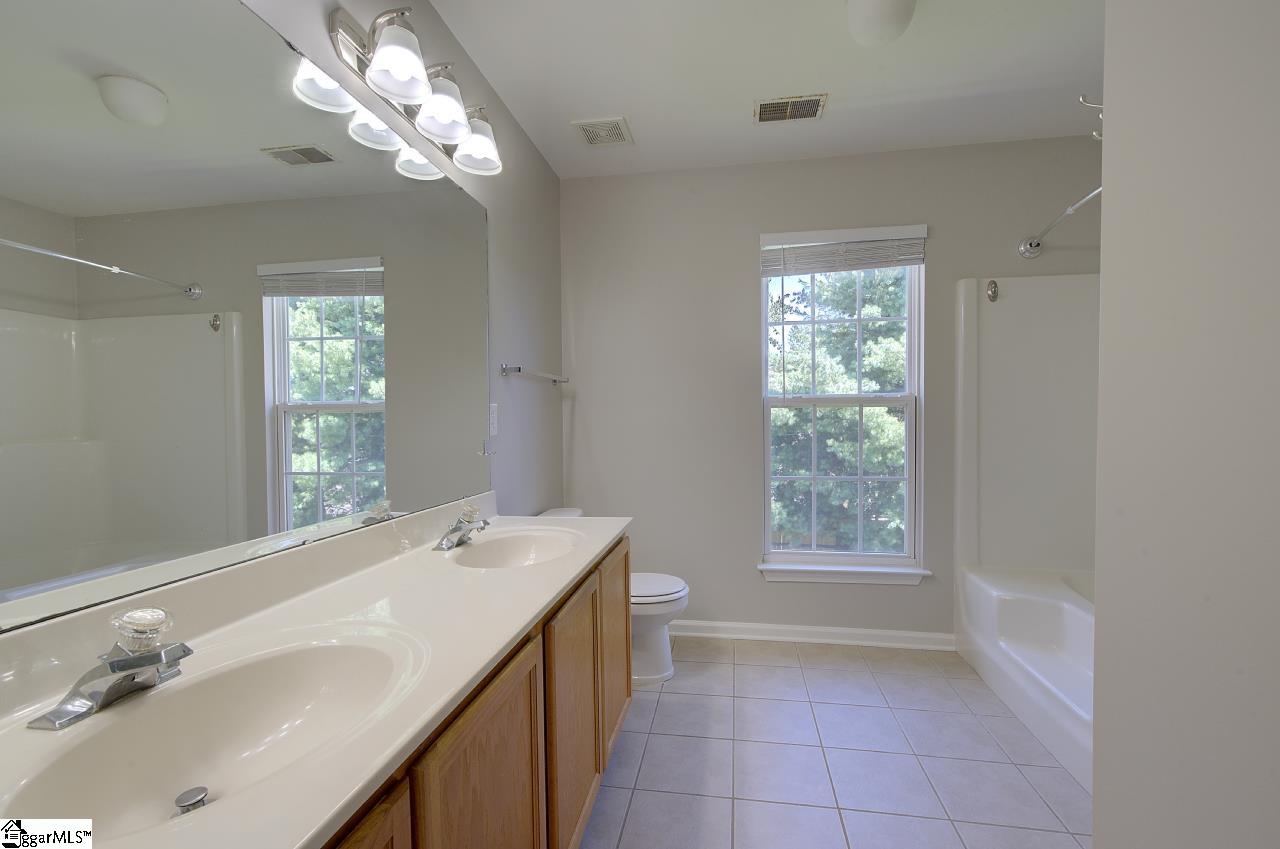 210 Highgate Circle Property Photo 39