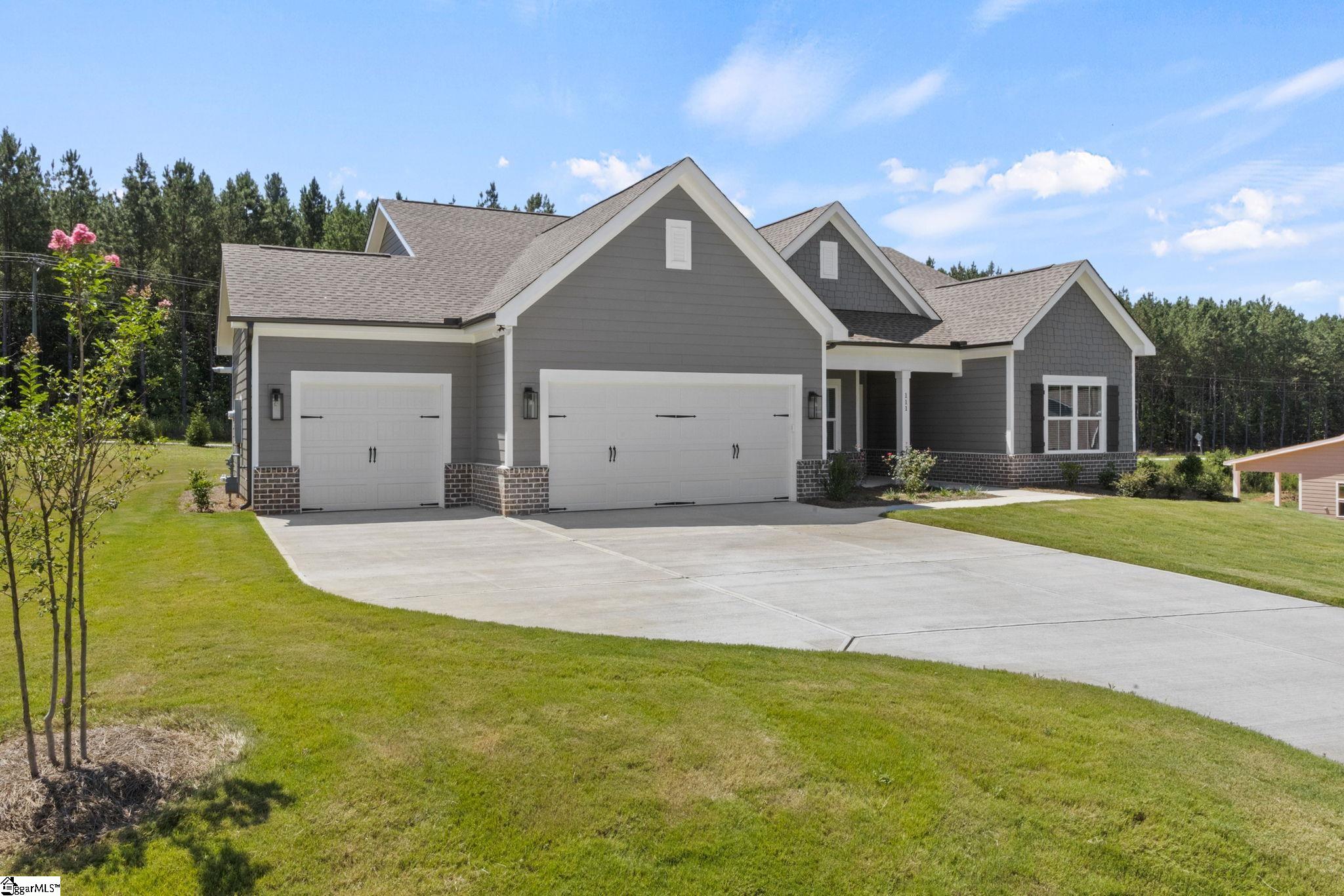111 Nannies Circle Property Photo 2