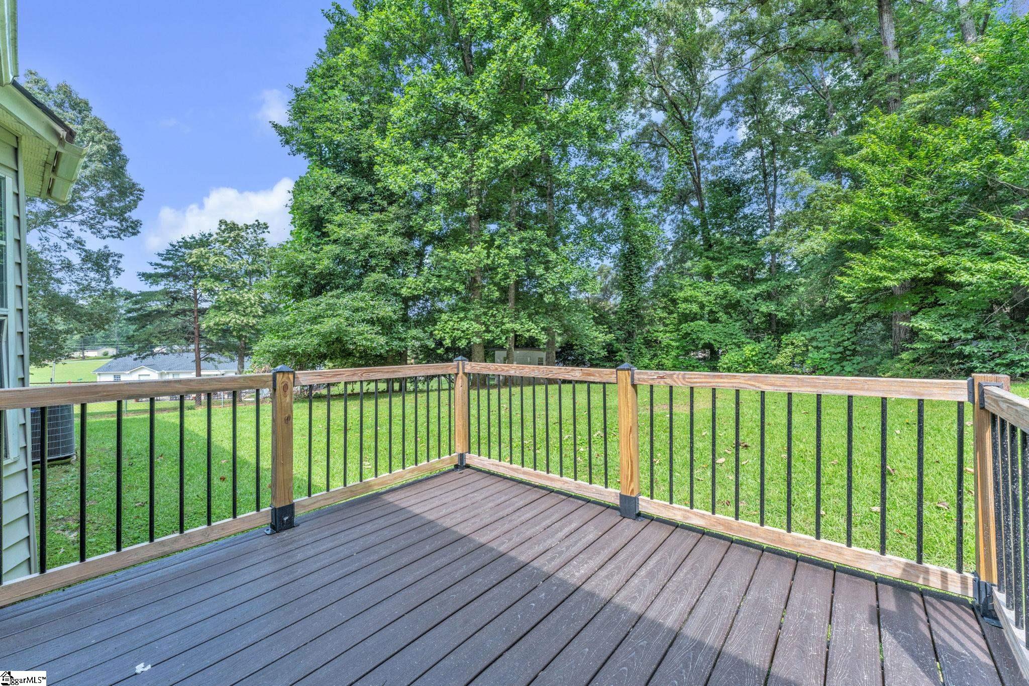 109 Georges Knoll Property Photo 5