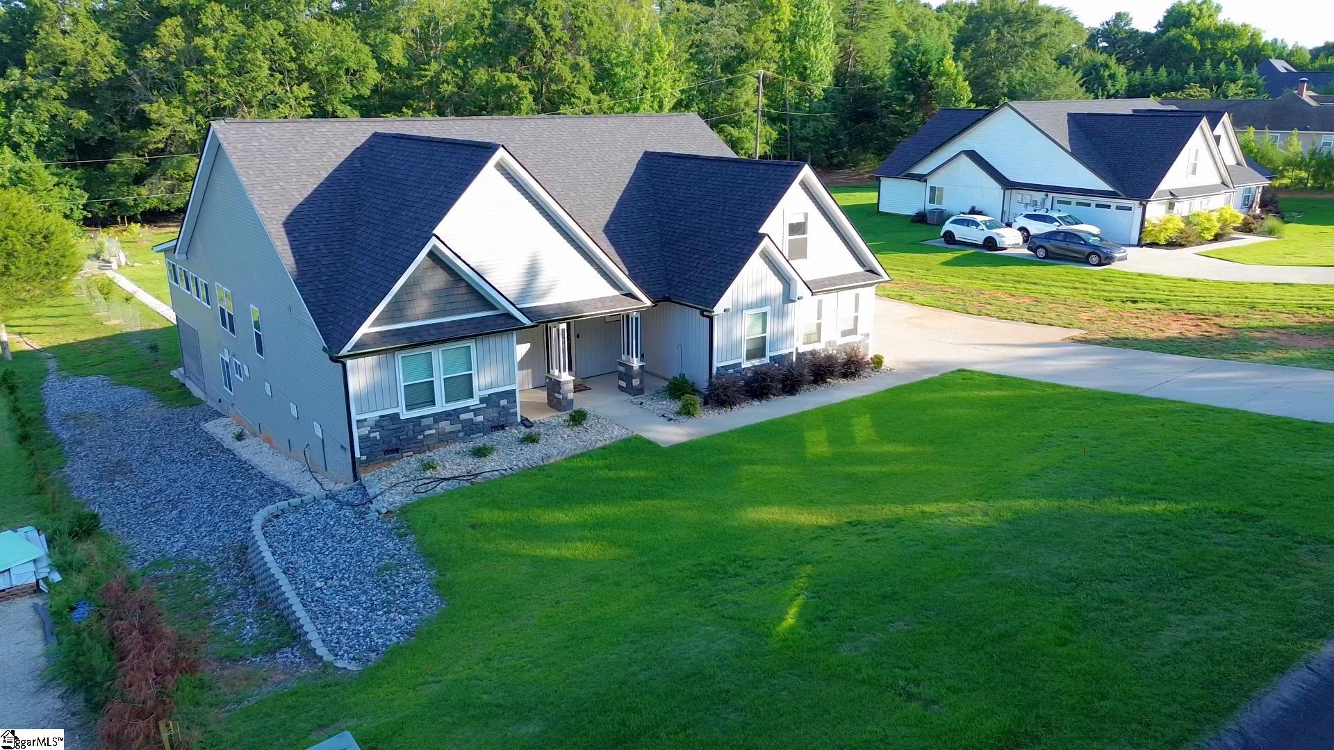 190 Eastberrys Creek Drive Property Photo 4