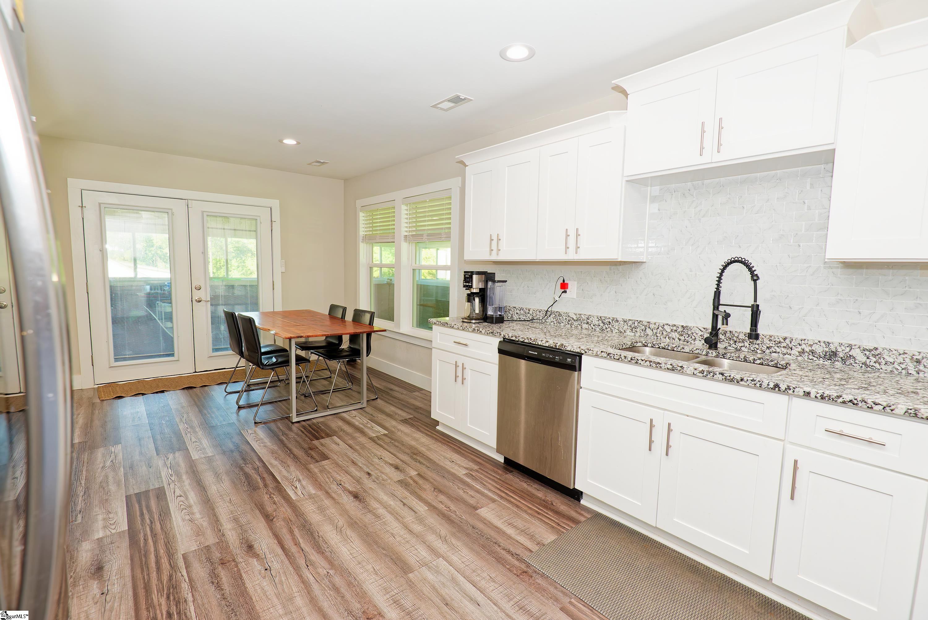 190 Eastberrys Creek Drive Property Photo 13
