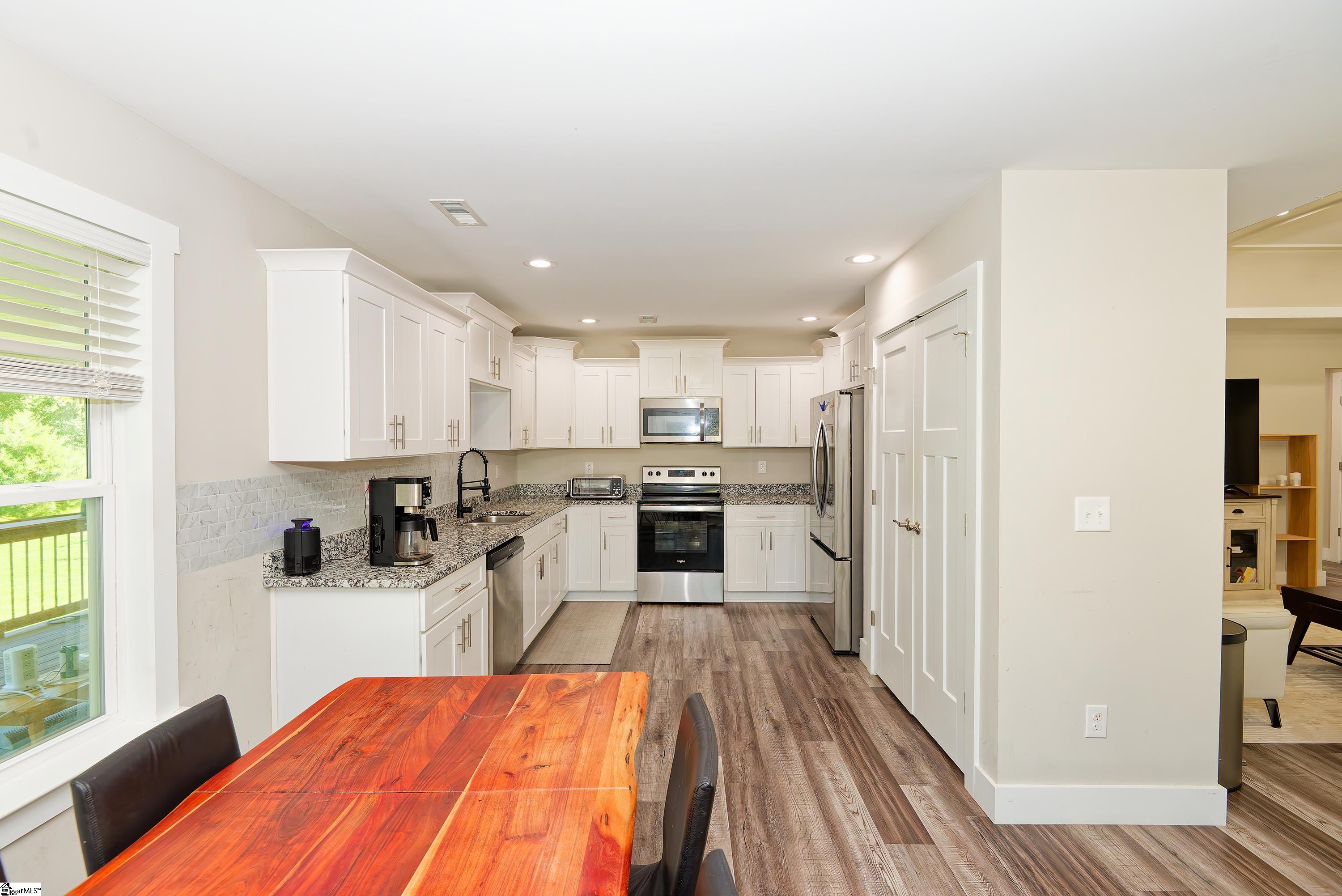 190 Eastberrys Creek Drive Property Photo 16