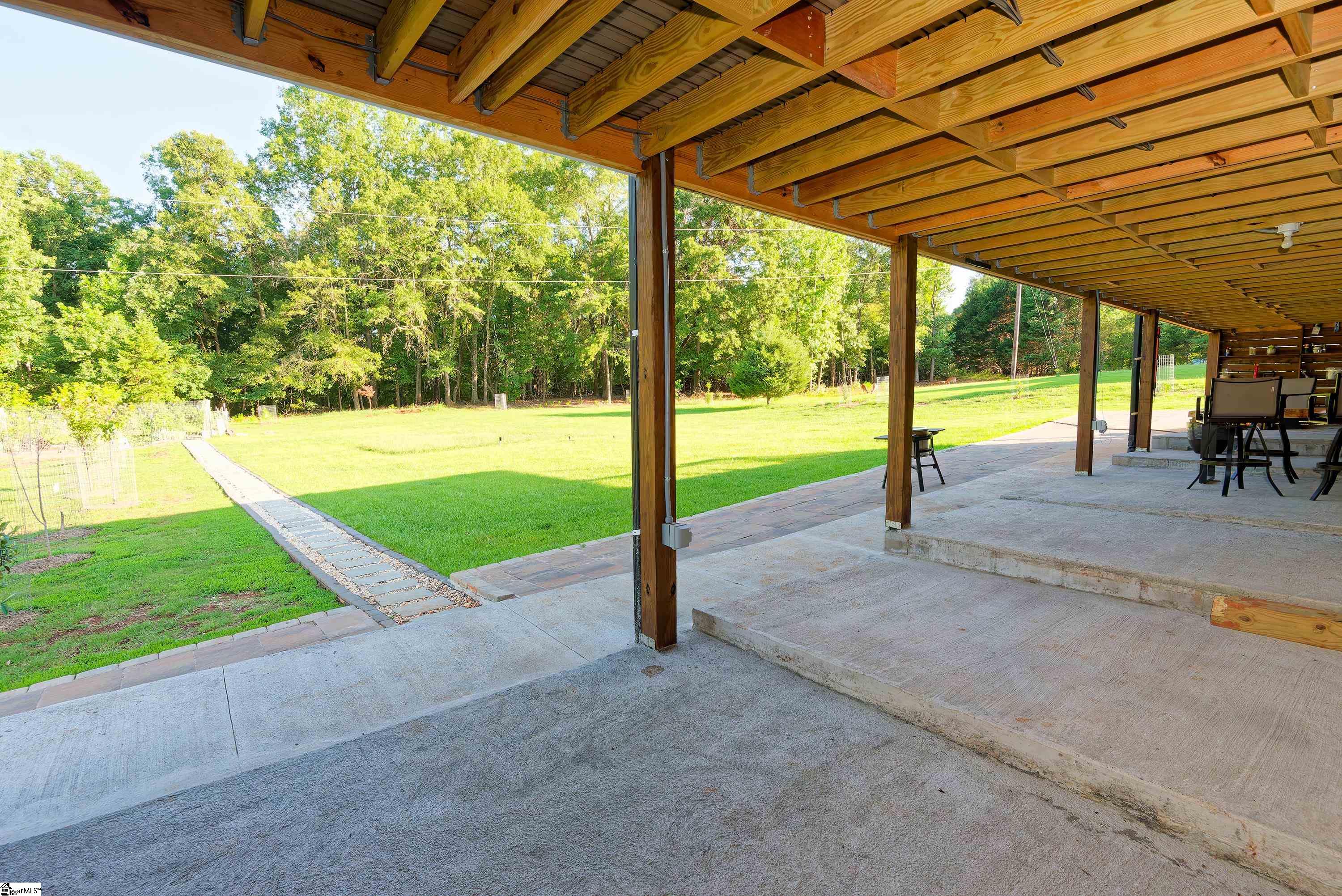 190 Eastberrys Creek Drive Property Photo 33