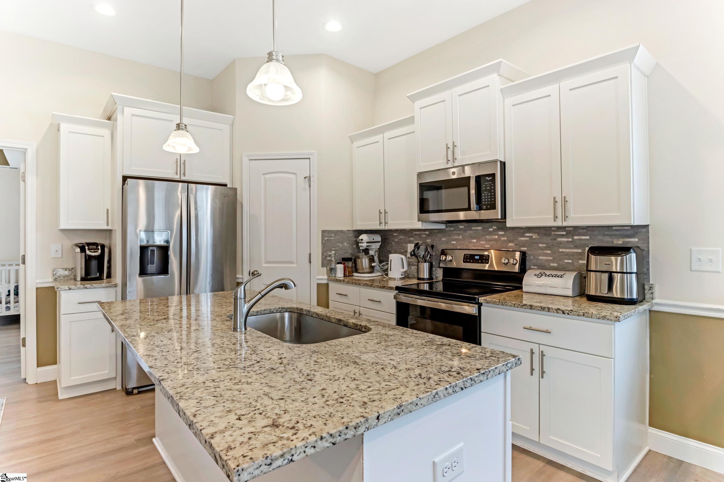 124 Lily Way Property Photo 8