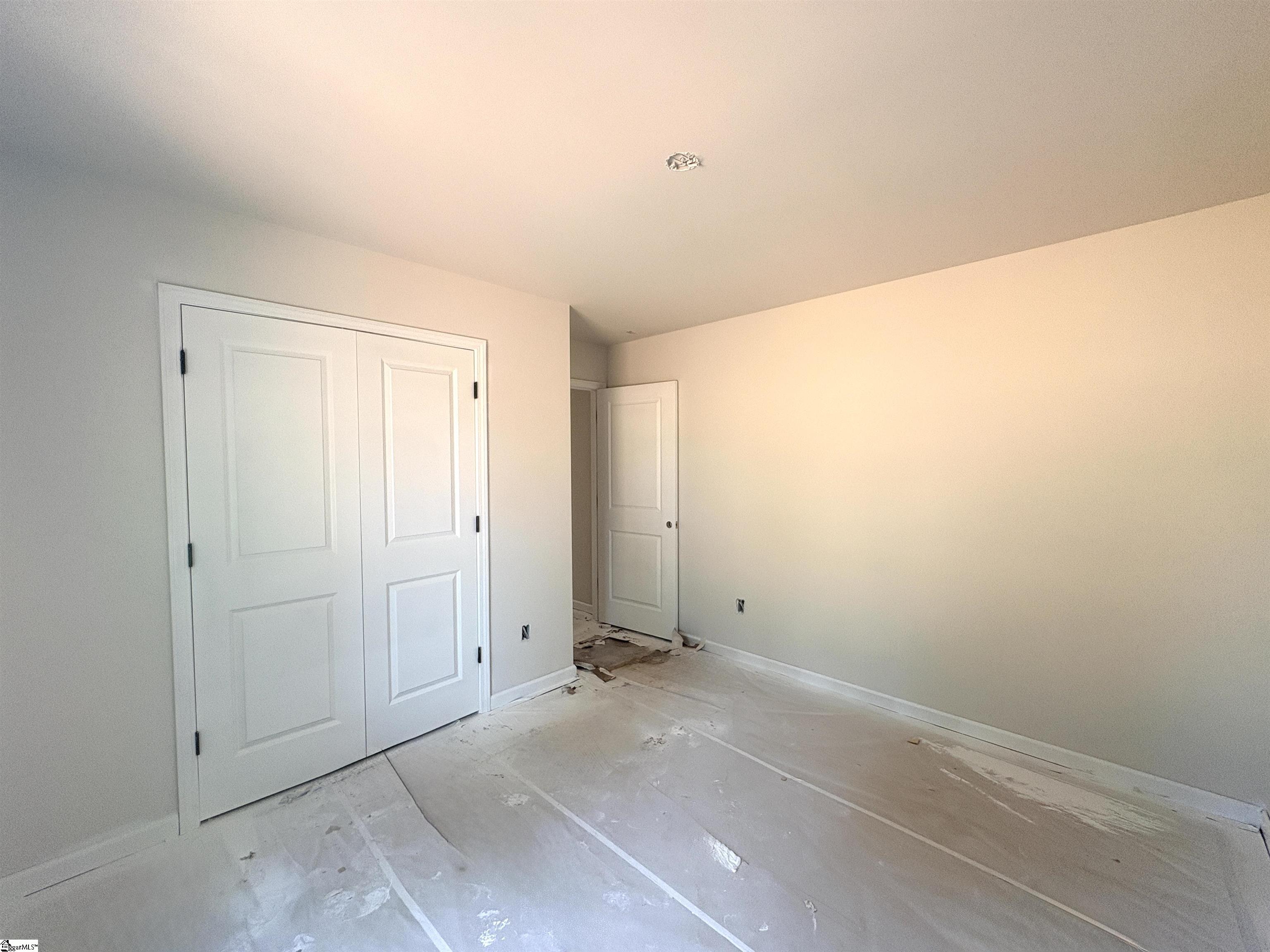 405 Lake Circle Drive Property Photo 7