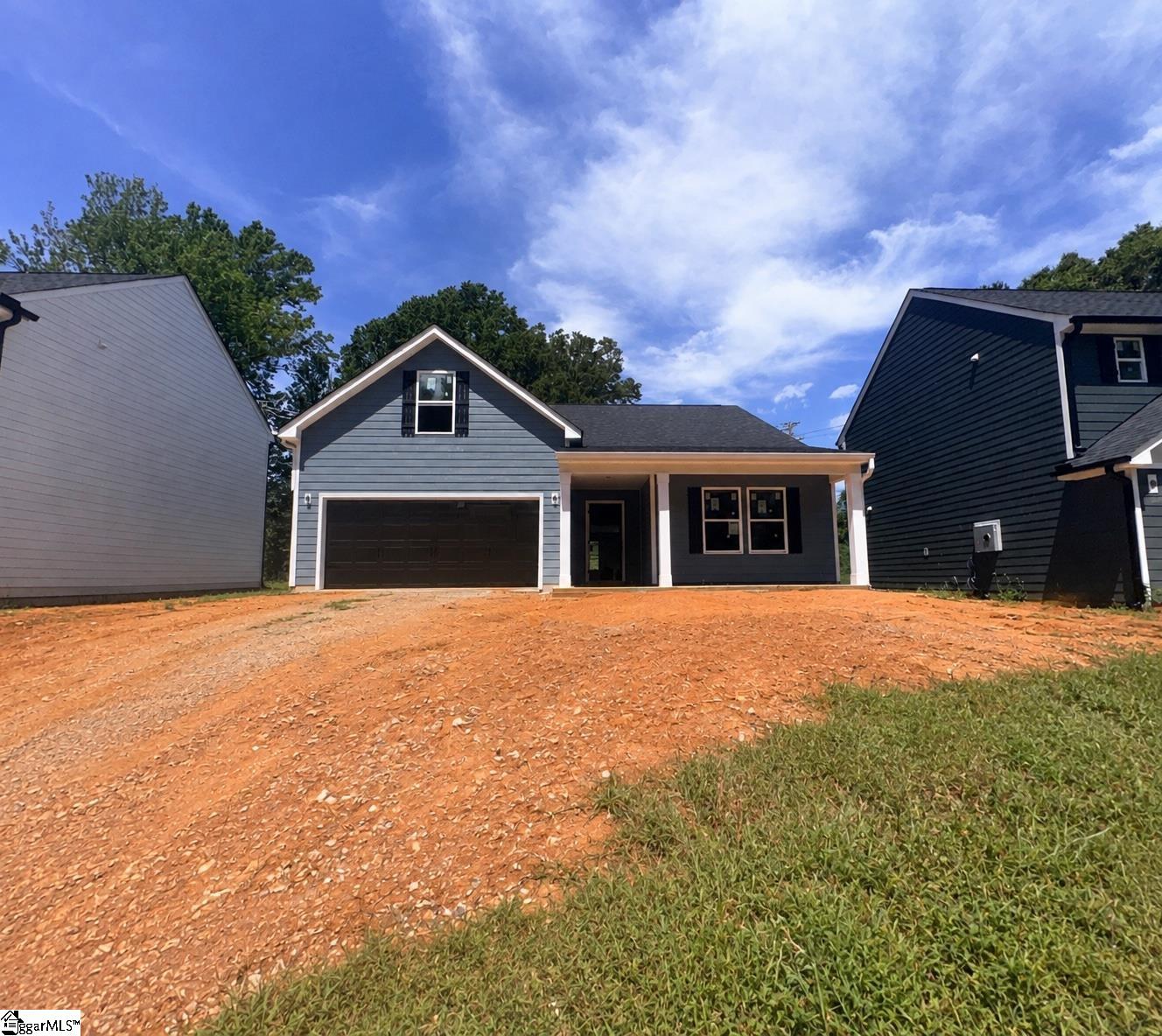 407 Lake Circle Drive Property Photo 1