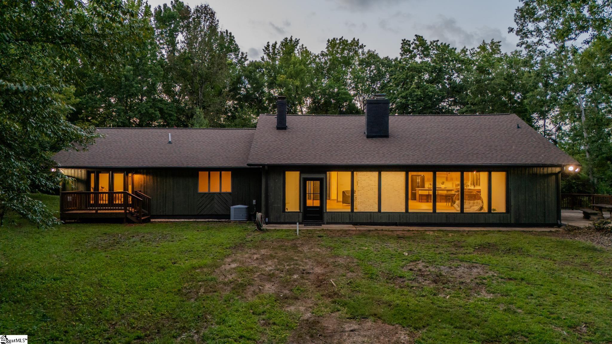 208 Eastland Drive Property Photo 2