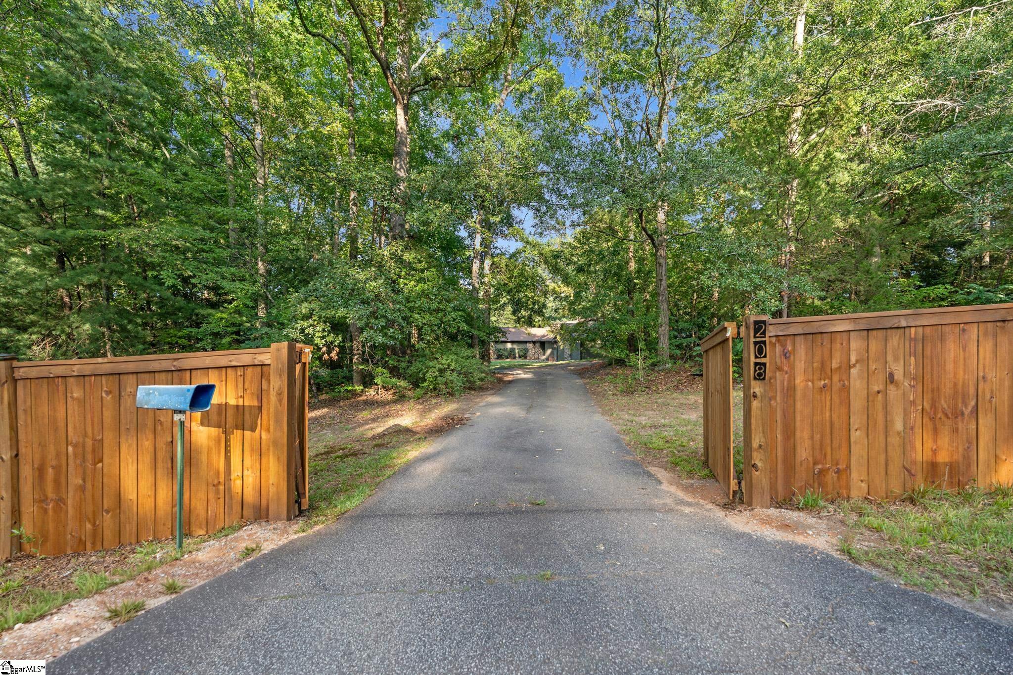 208 Eastland Drive Property Photo 46