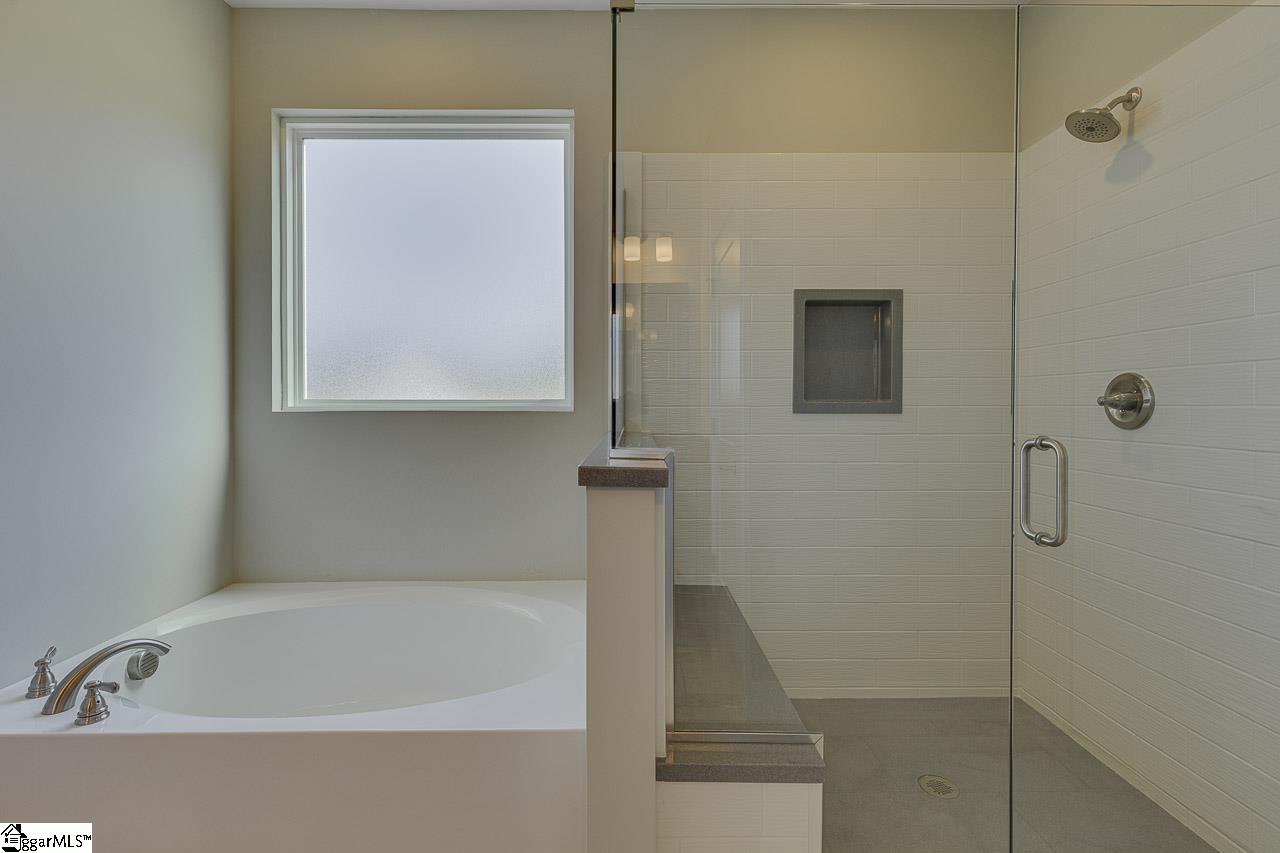 101 Powell Court Property Photo 25