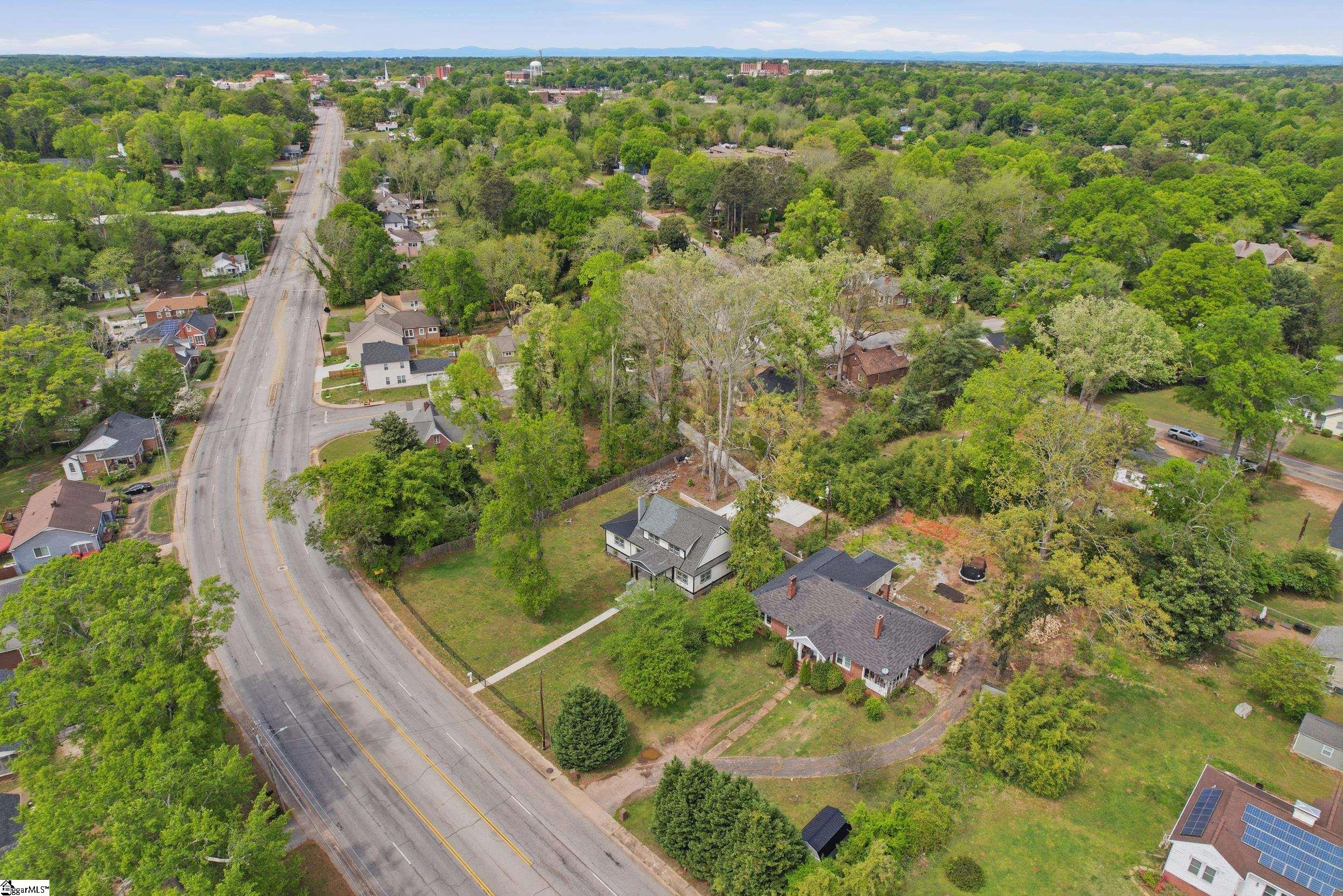 1111 E River Street Property Photo 35