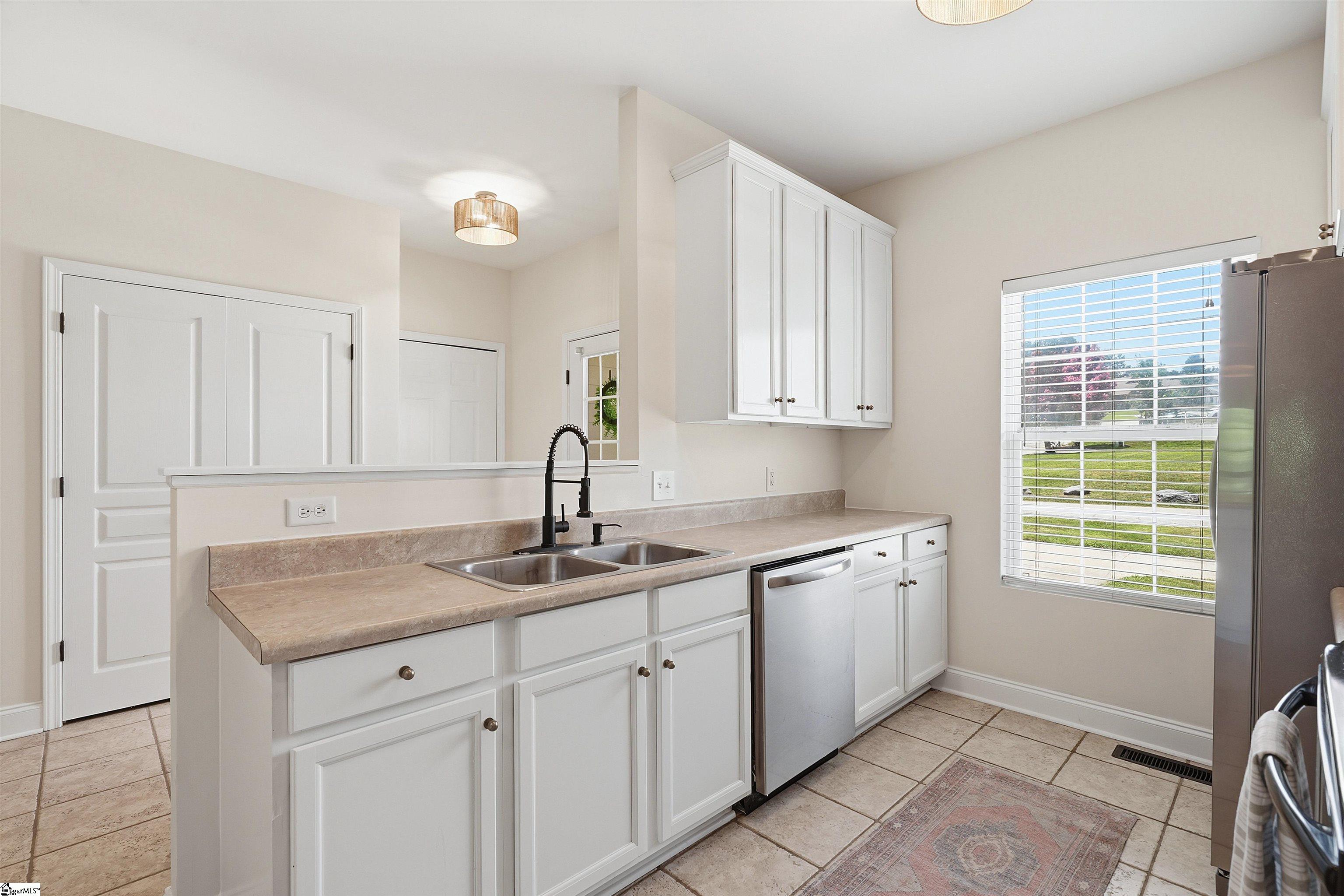 523 E Perkins Creek Road Property Photo 4