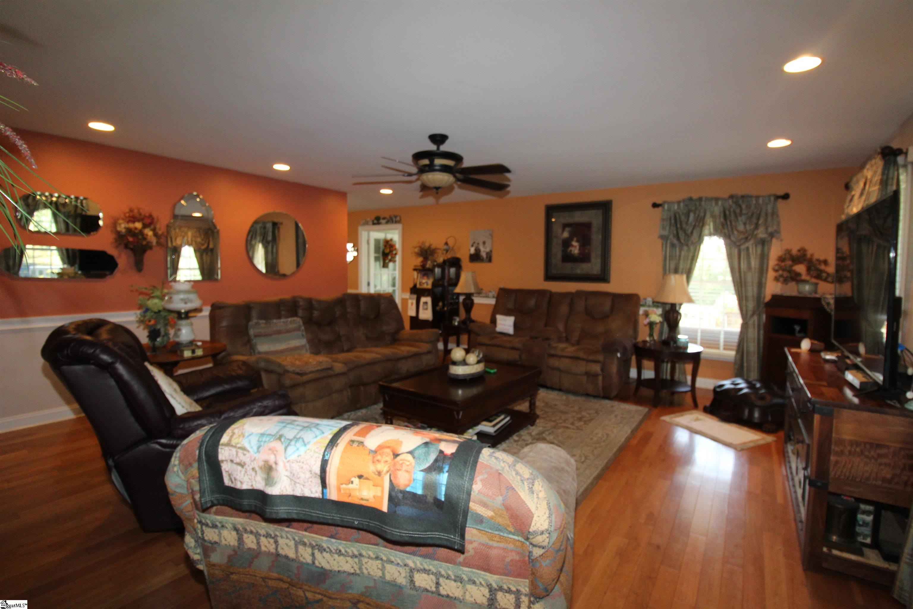 178 Tuscany Lane Property Photo 6