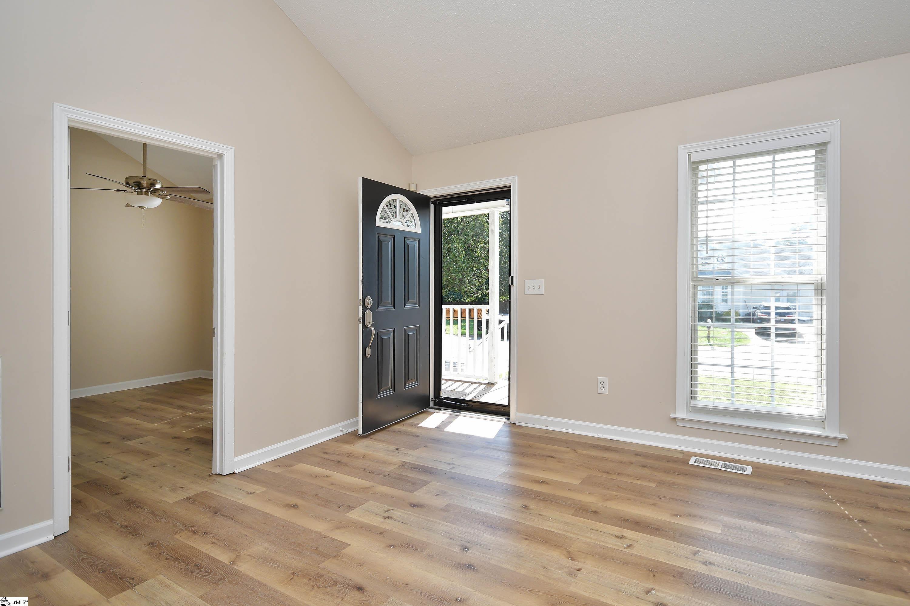 8 Montvale Drive Property Photo 5