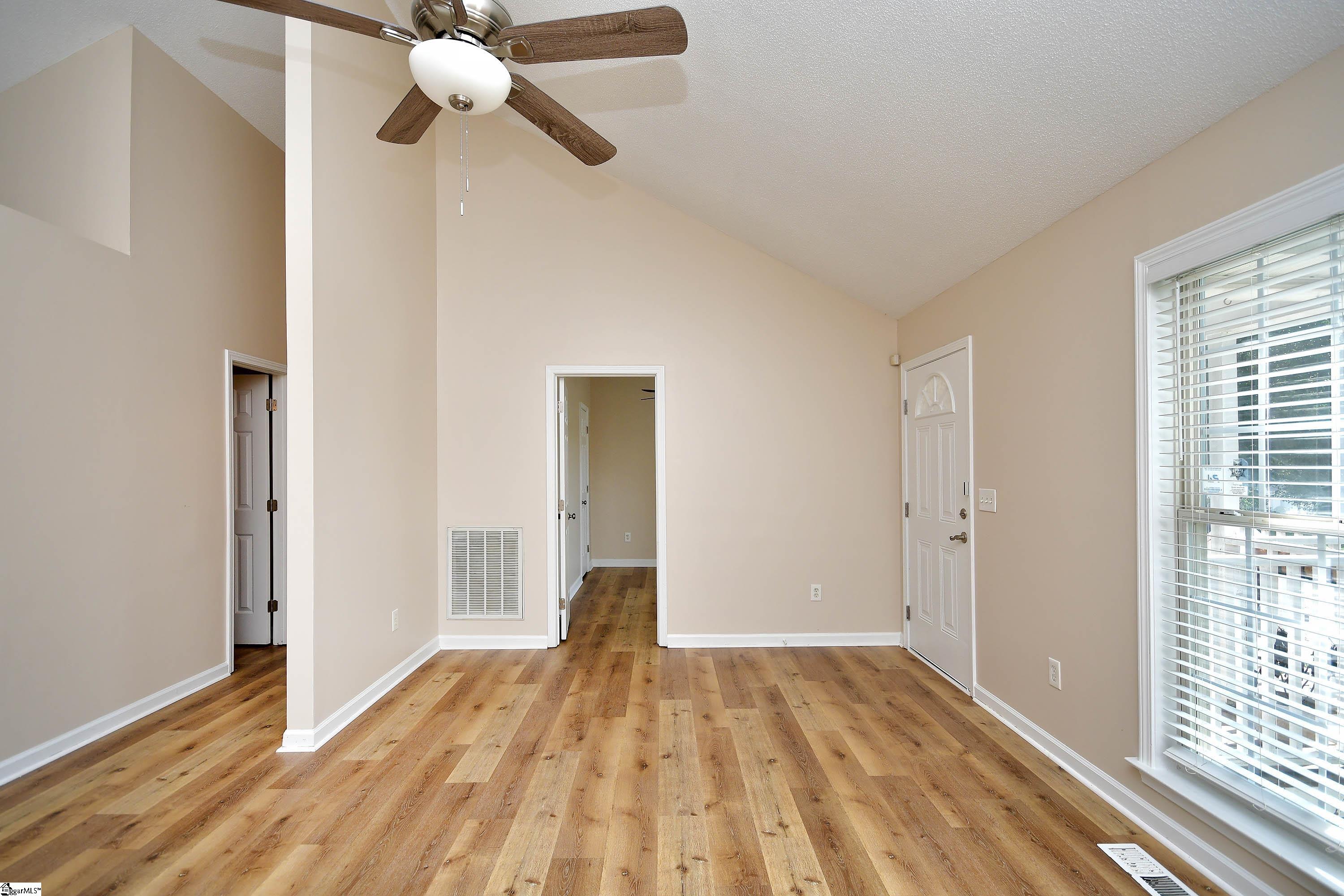 8 Montvale Drive Property Photo 6