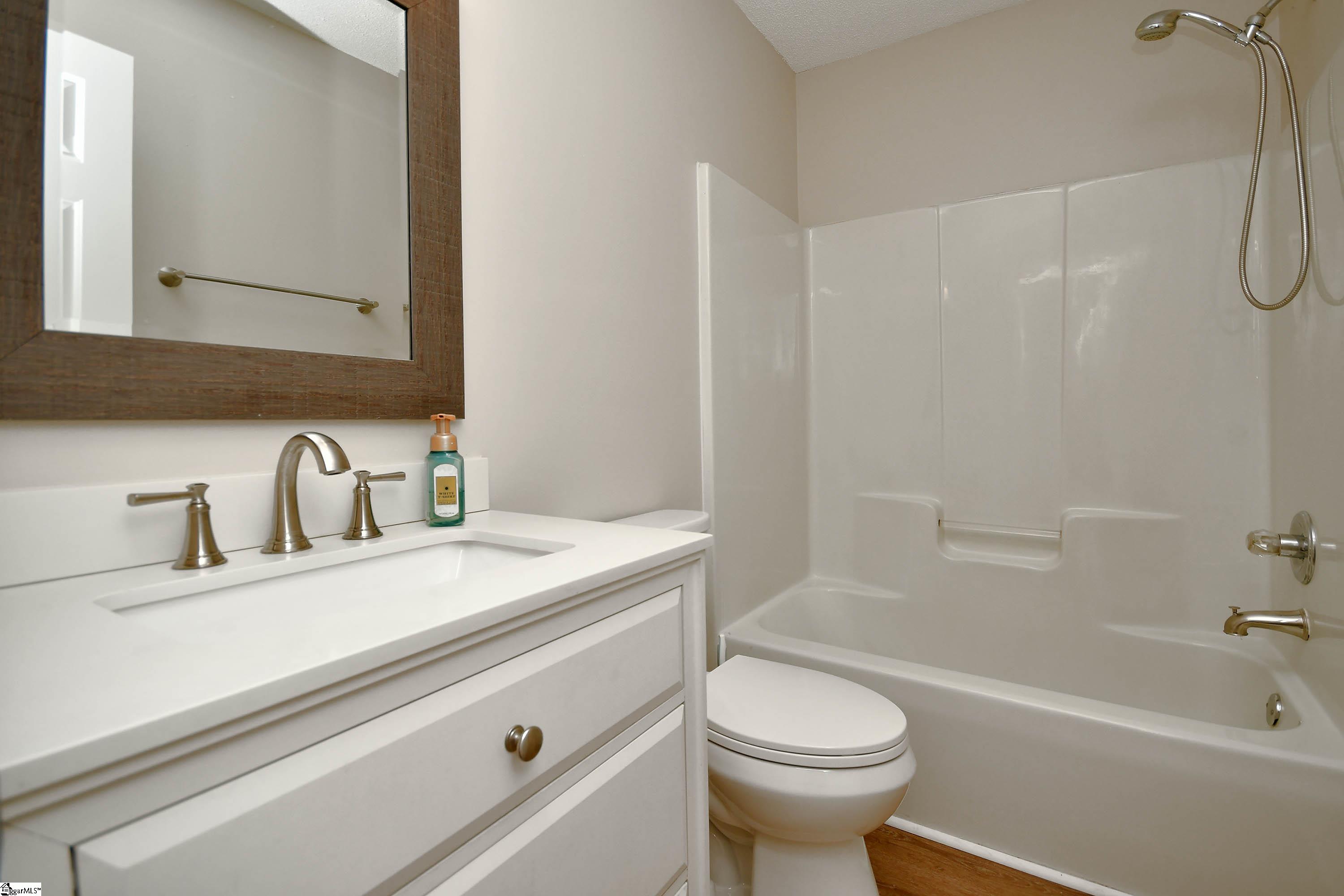 8 Montvale Drive Property Photo 10