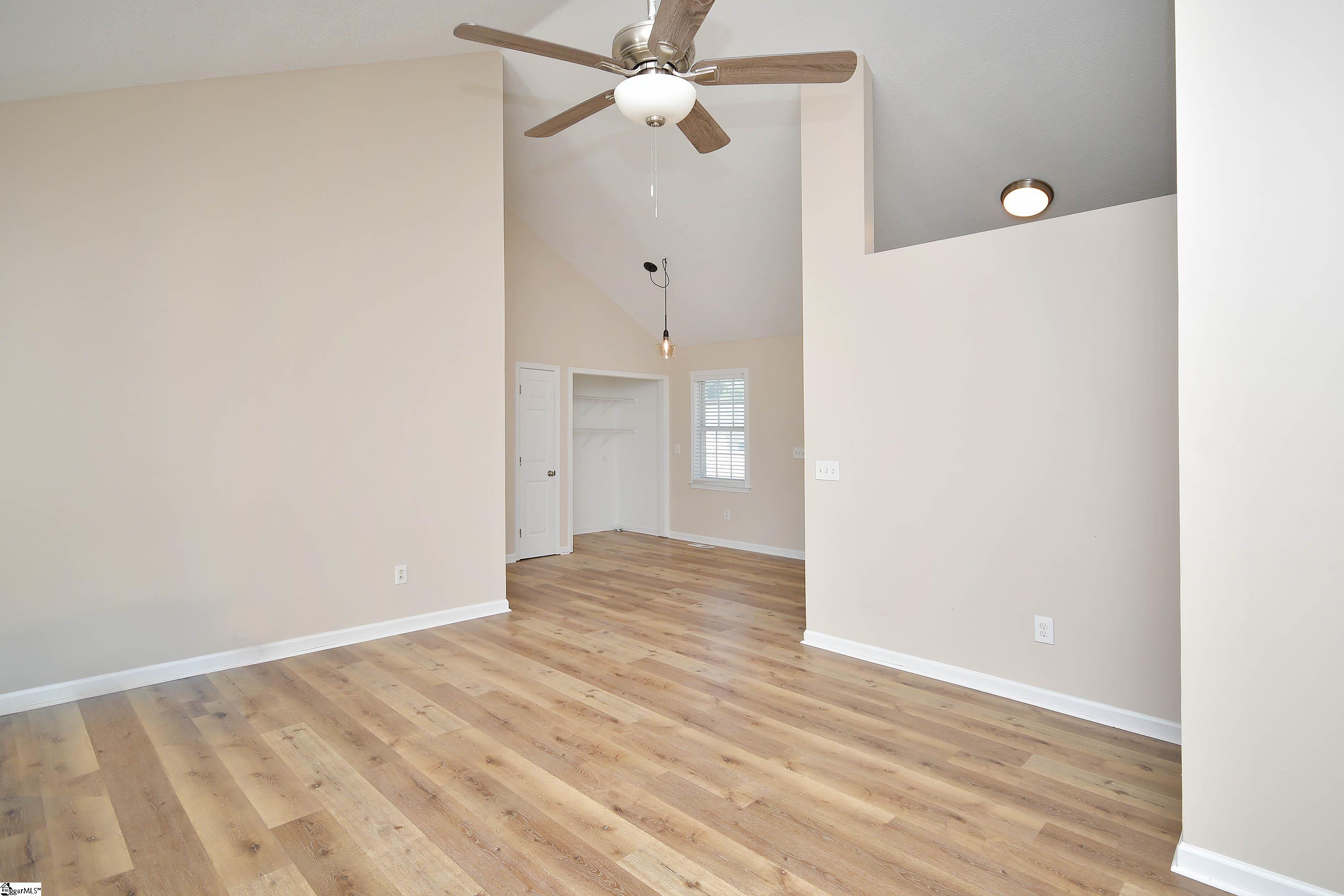 8 Montvale Drive Property Photo 12