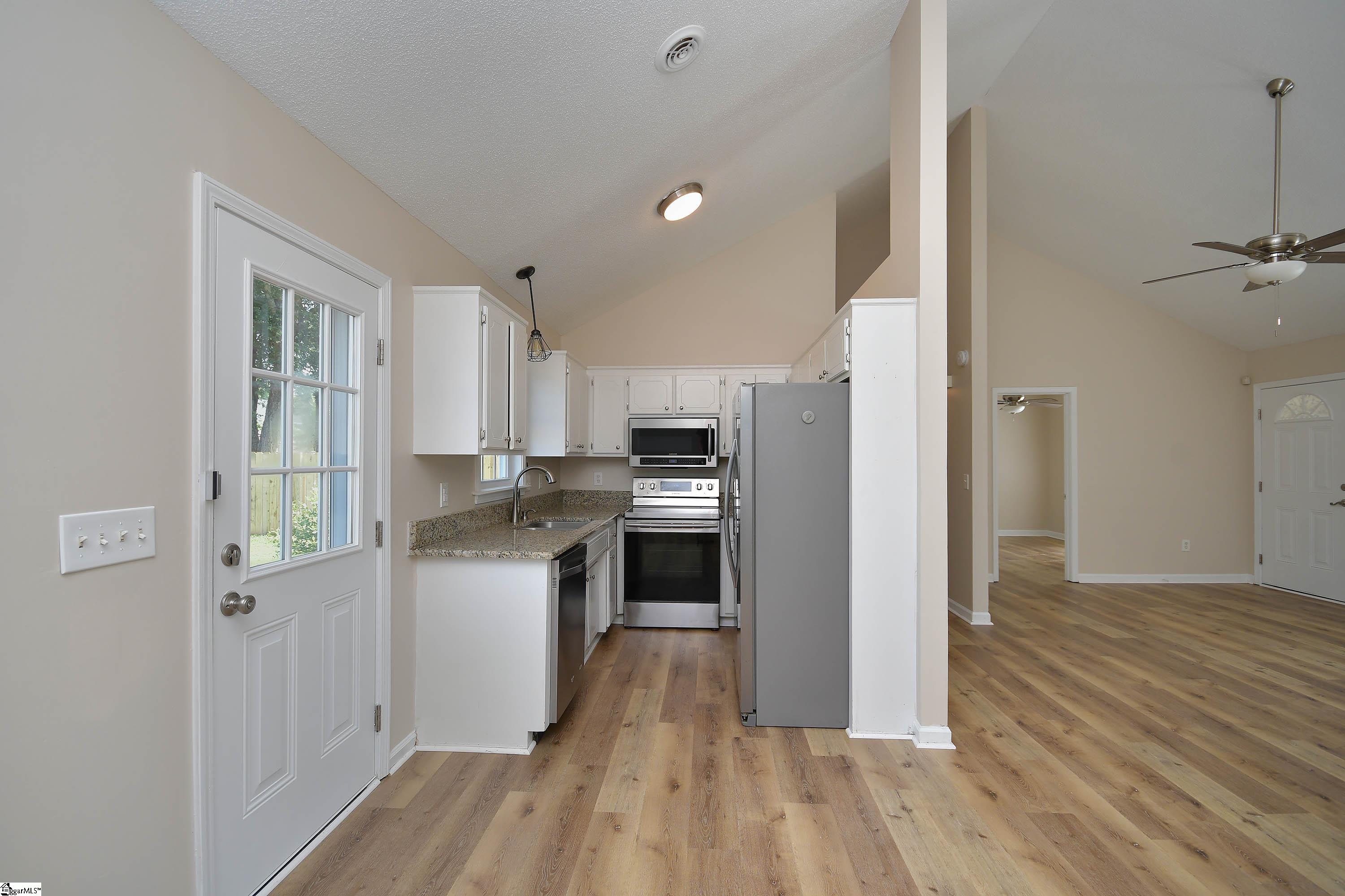 8 Montvale Drive Property Photo 14