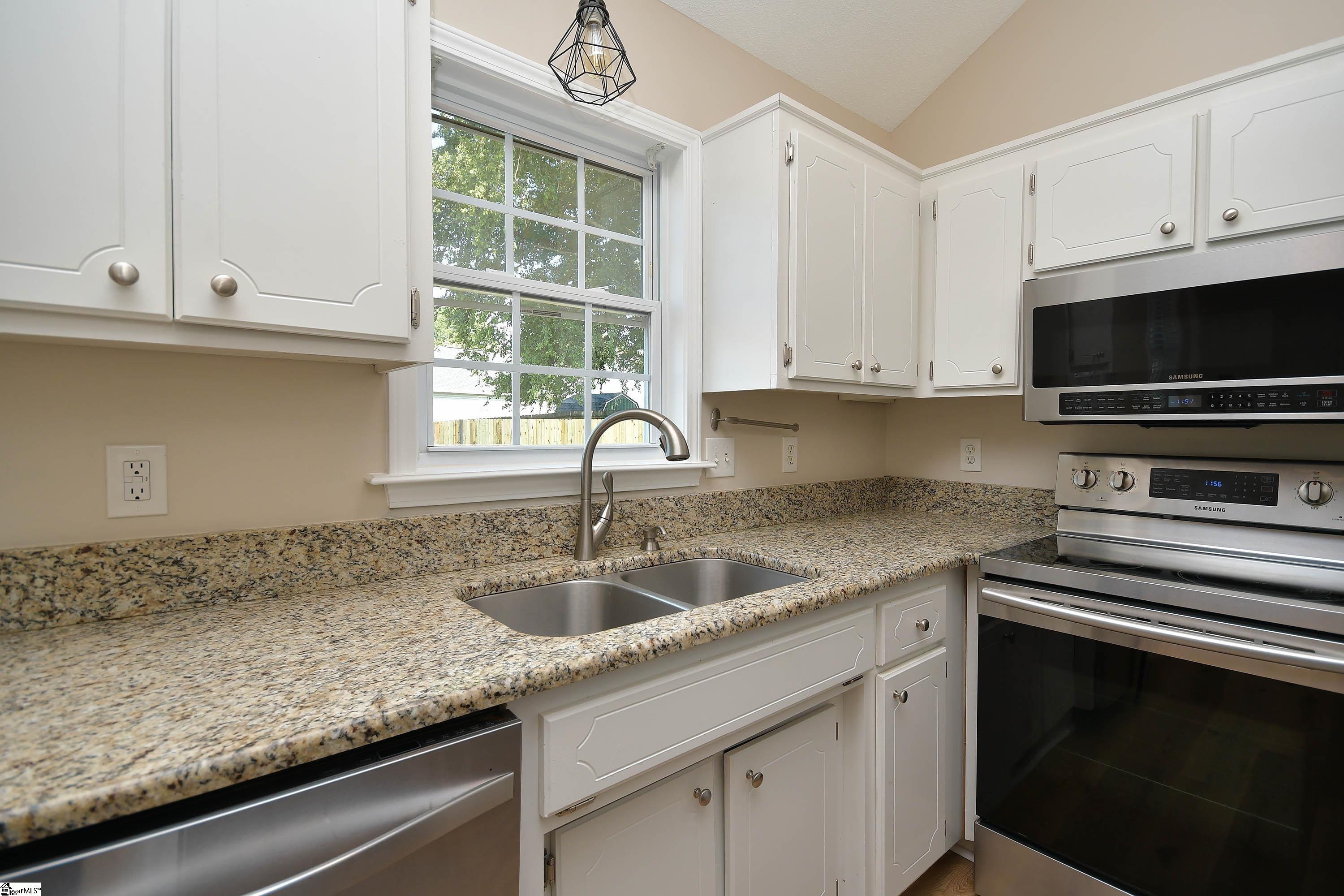 8 Montvale Drive Property Photo 17