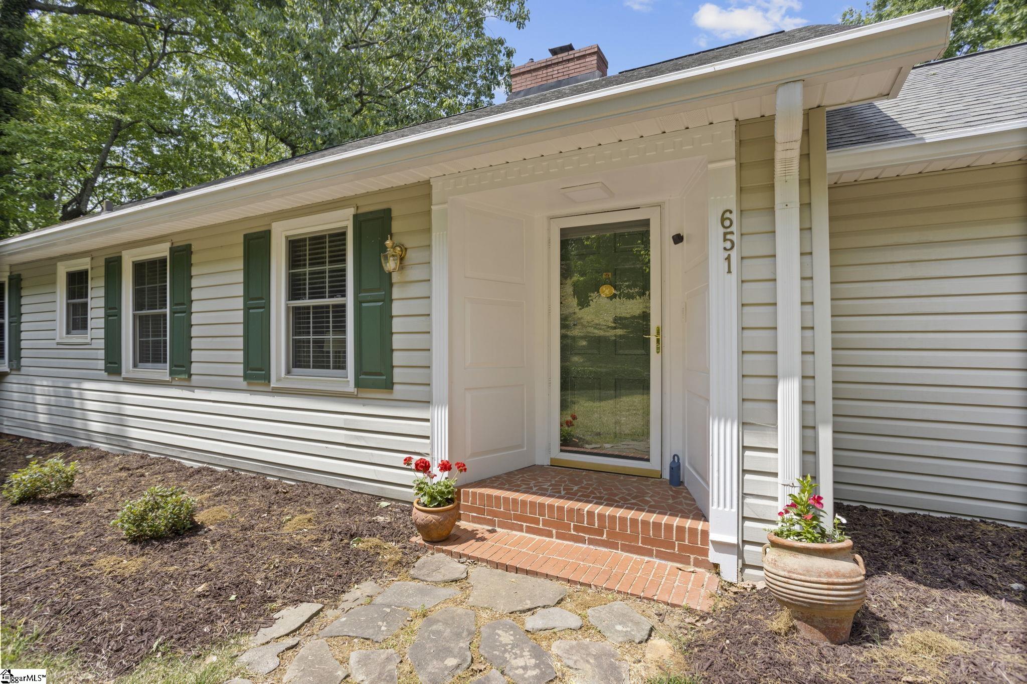 651 Altamont Road Property Photo 3