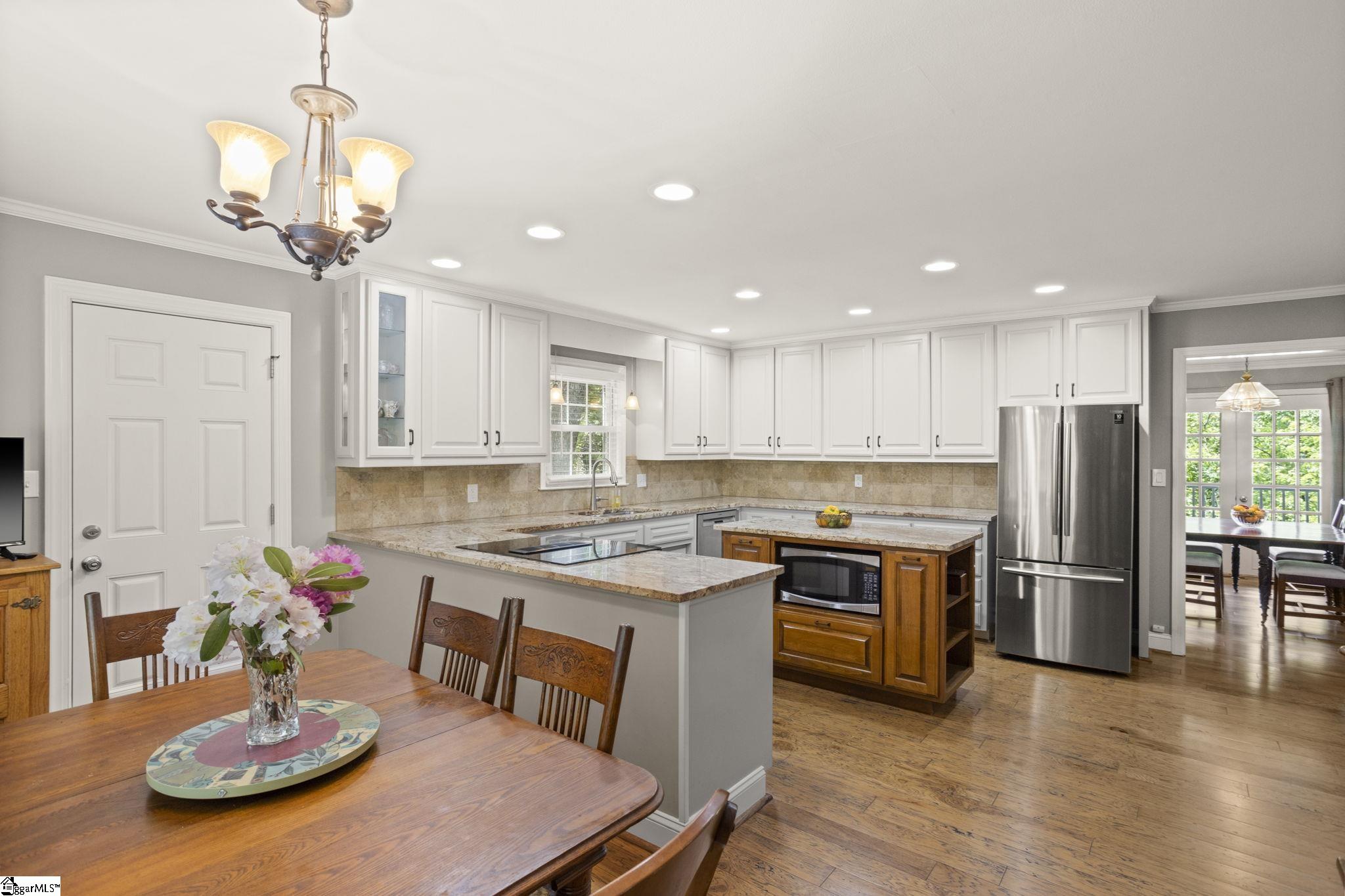 651 Altamont Road Property Photo 12