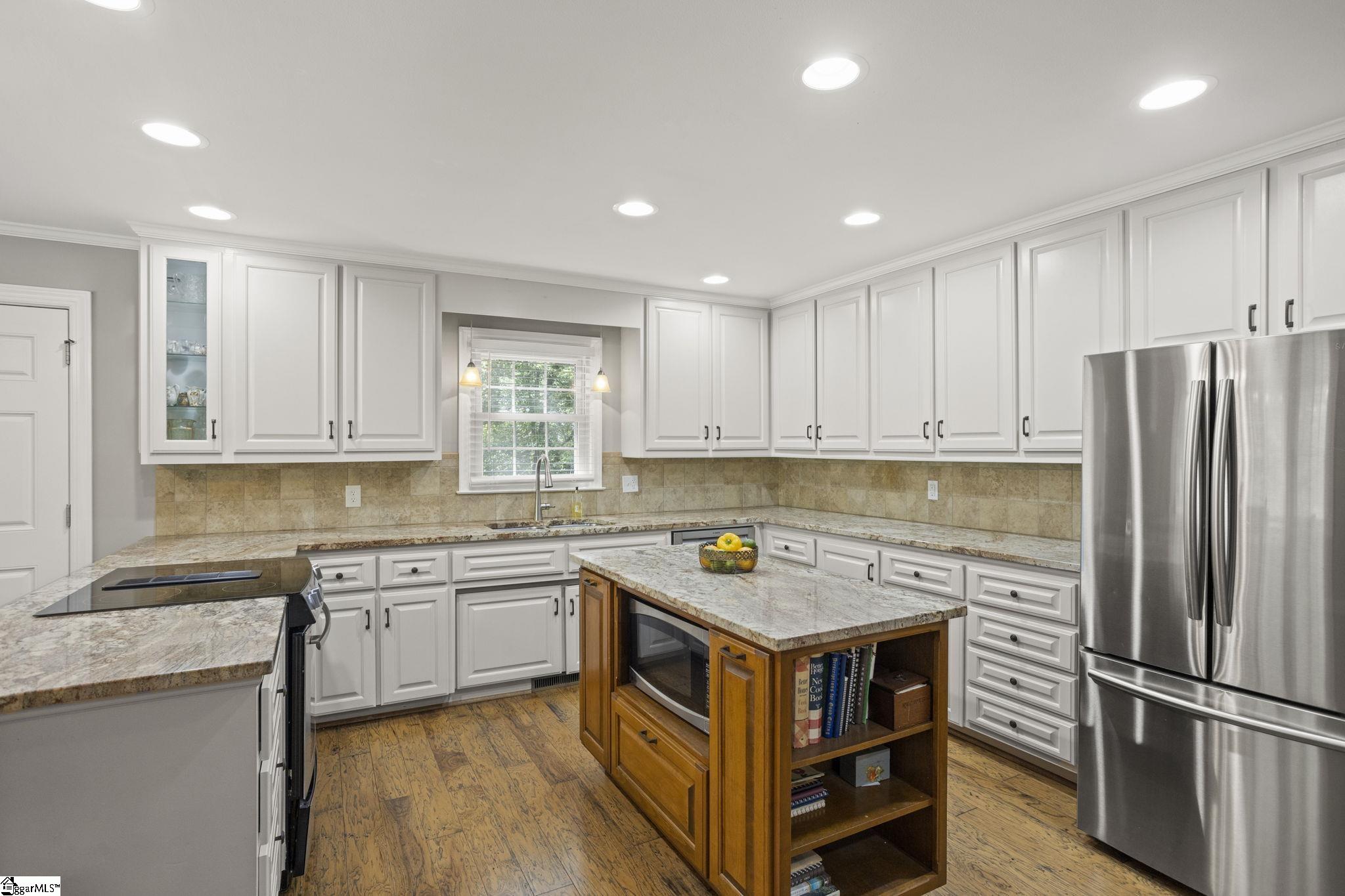 651 Altamont Road Property Photo 14