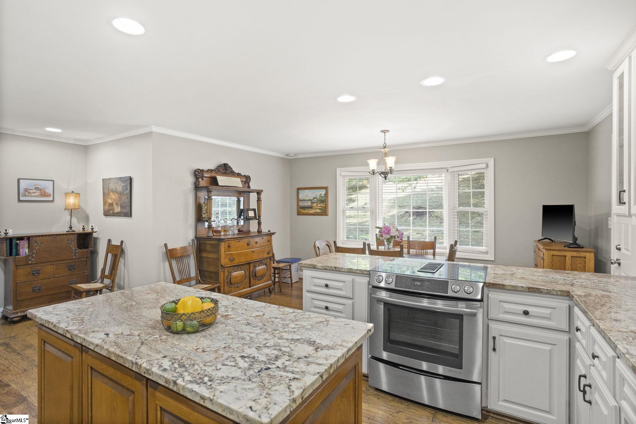 651 Altamont Road Property Photo 15