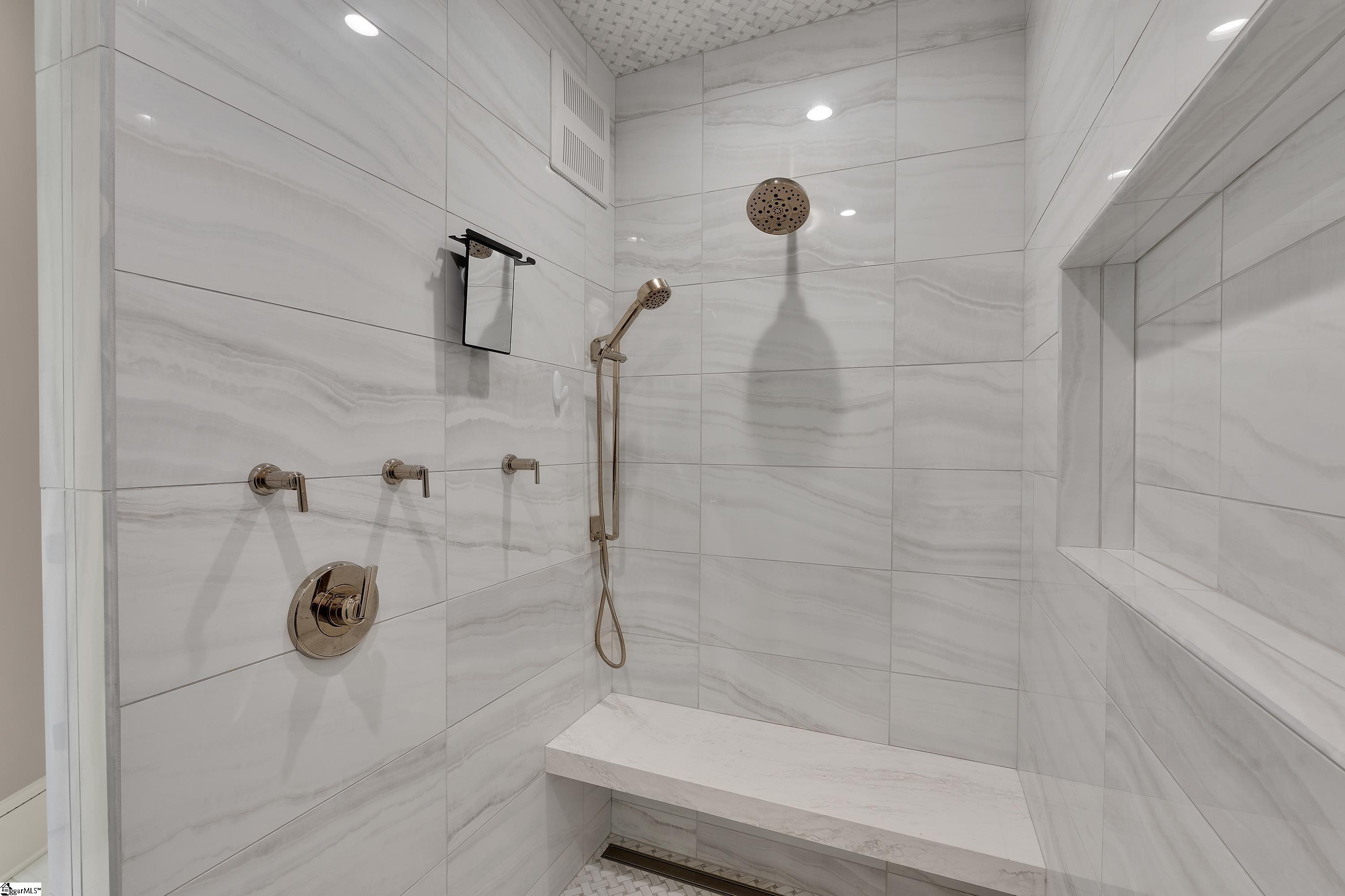 110 Waterfern Court Property Photo 9